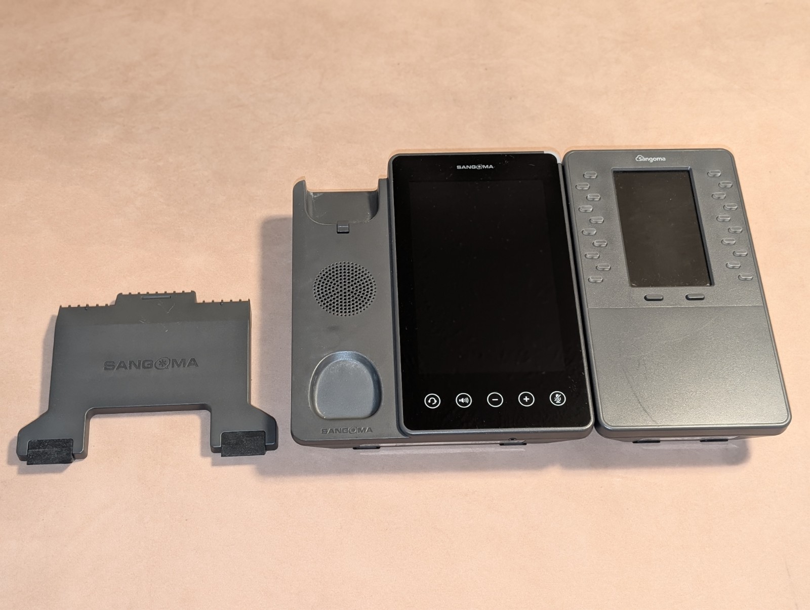 Sangoma P370 IP Phone – Executive 7″ Touchscreen VoIP Phone With Pm200 Module