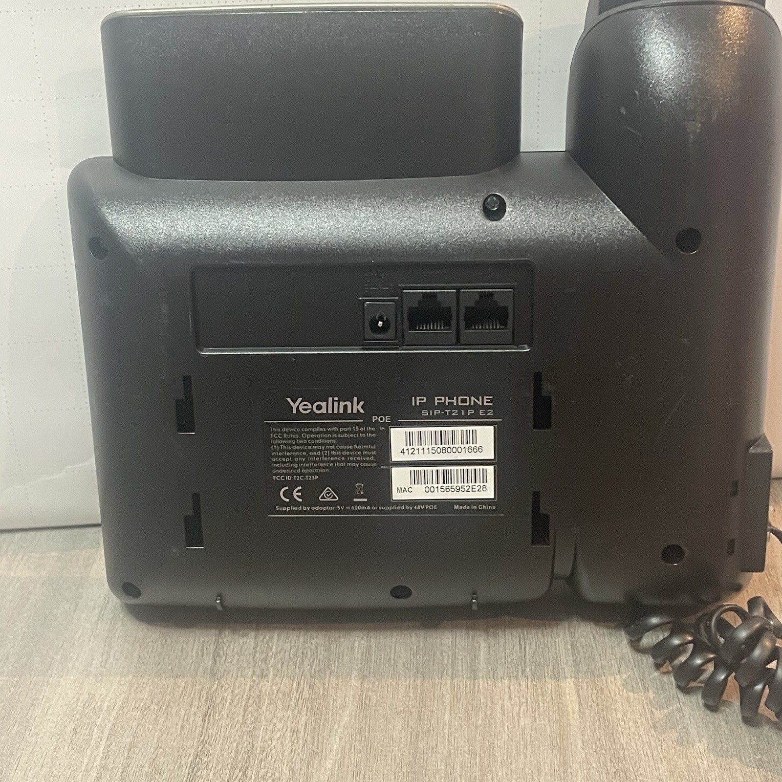 Yealink SIP-T21P E2 2-Line IP Phone PoE HD Voice Ethernet Black untested