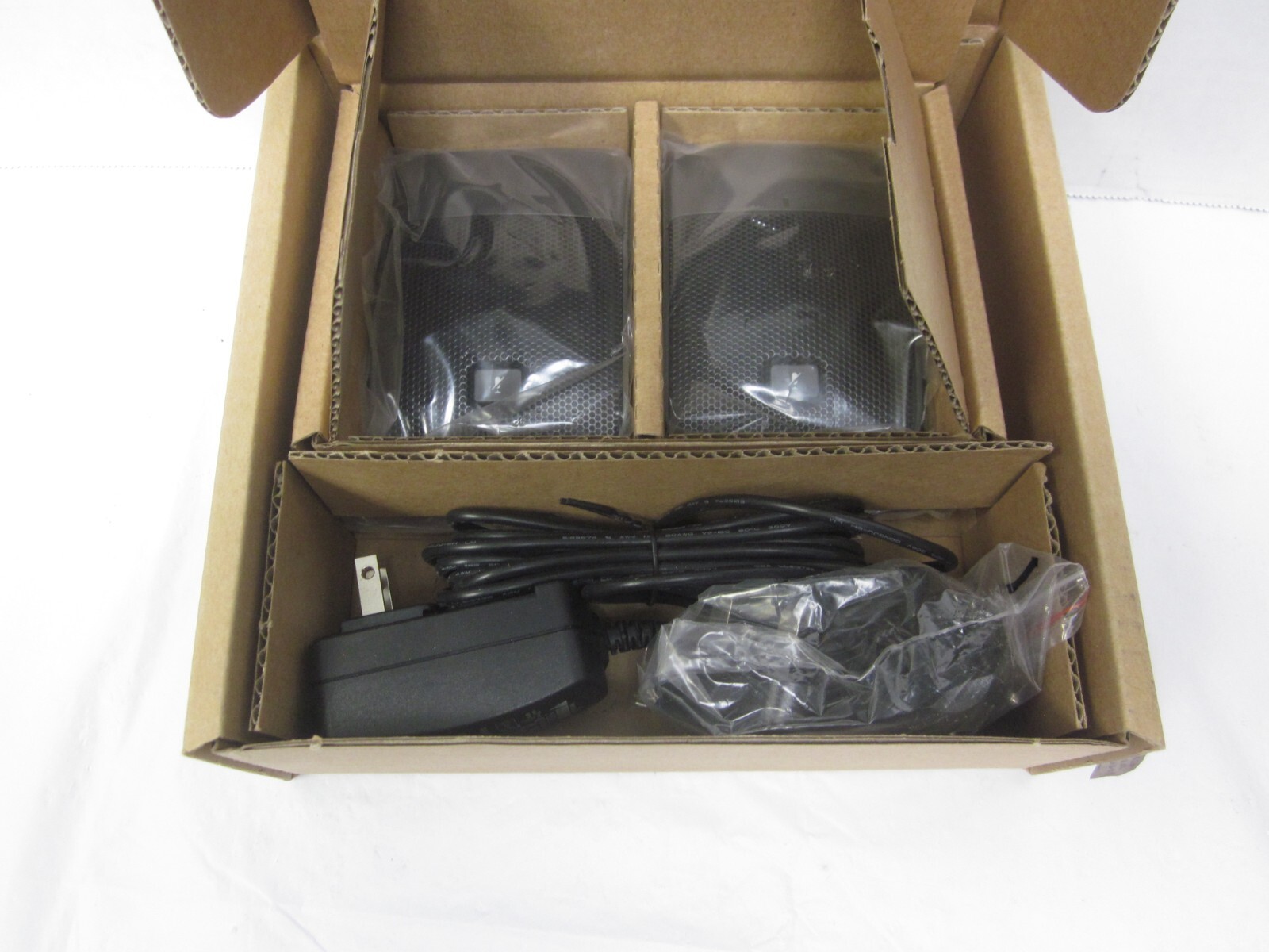 New Cisco Wireless Microphone Kit for IP Conference Phone CP-8831-MIC-WRLS