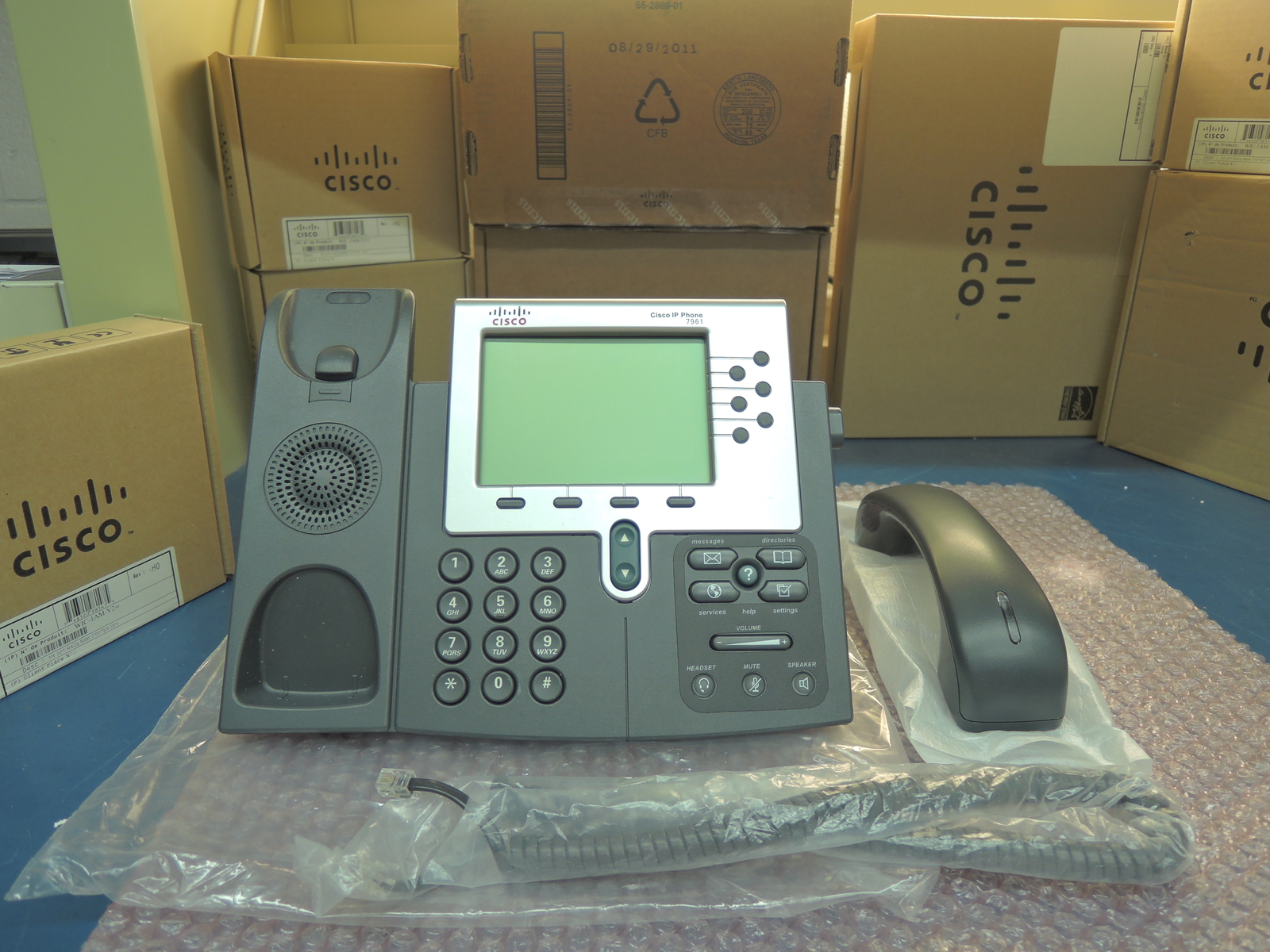 Cisco CP-7961 ( Looks NEW) No Box no manual phone . 90 Day’s warranty Real time