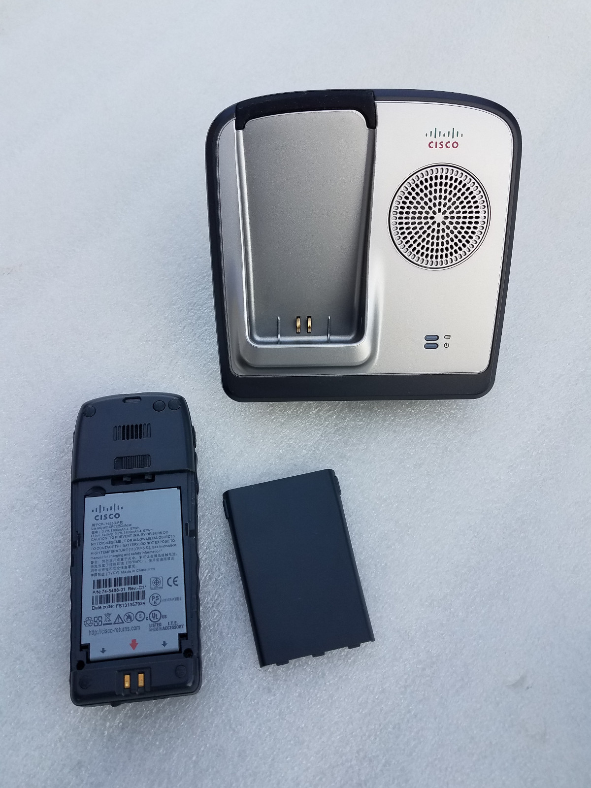 2 CISCO CP-7925G-A-K9 7925 WIRELESS VOIP PHONE WITH BASE IN WORKING CONDITION