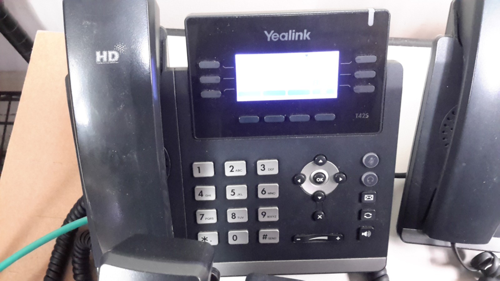 LOT OF (4) SIP-T42S YEALINK Ultra Elegant IP PHONE (NO external POWER SUPPLY)