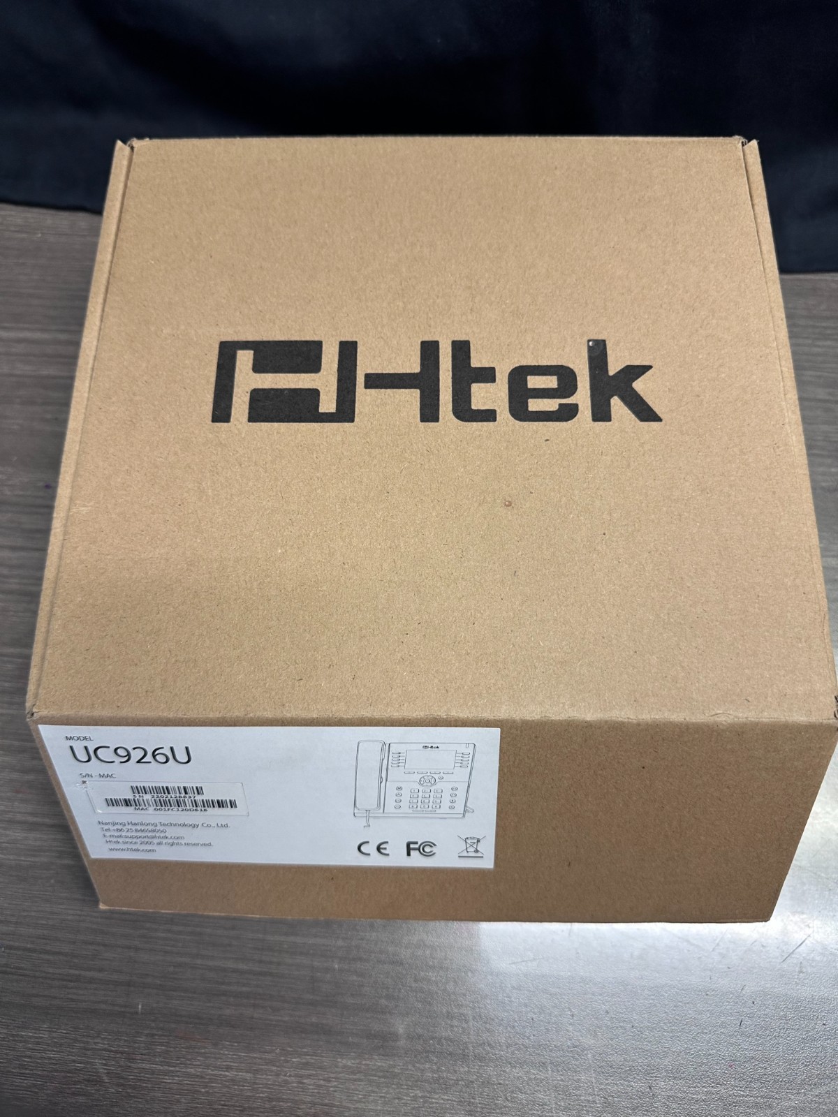 Htek UC926 Gigabit VoIP IP Phone 16-Line 4.3″ Colour LCD PoE + Handset & Stand