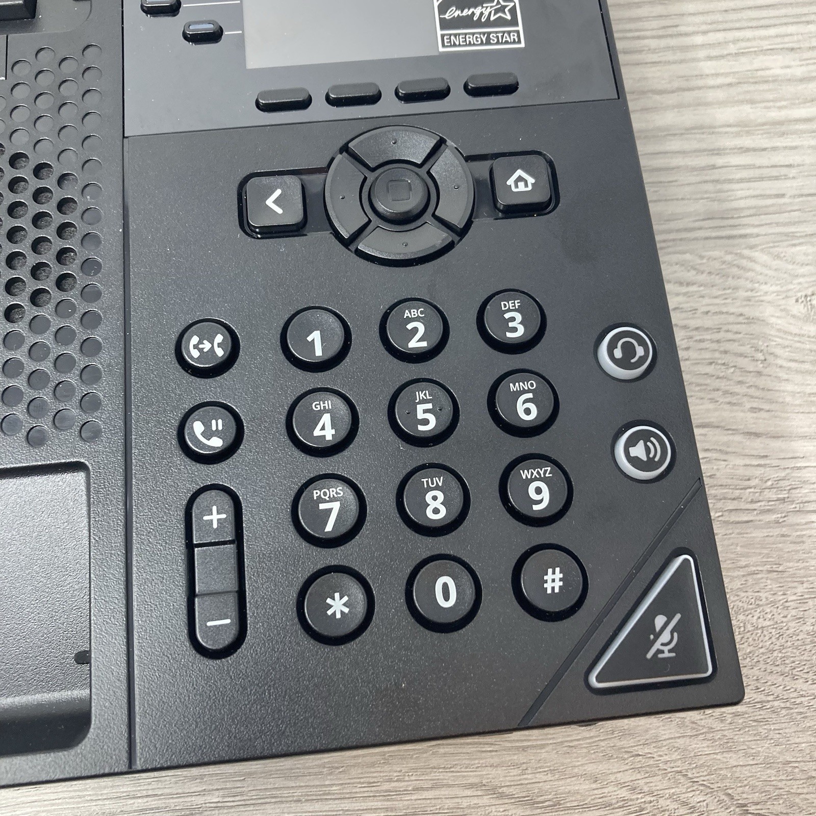 Polycom VVX 250 IP Phone 4-Line Desktop Business Home Office 2200-48820-025 NEW