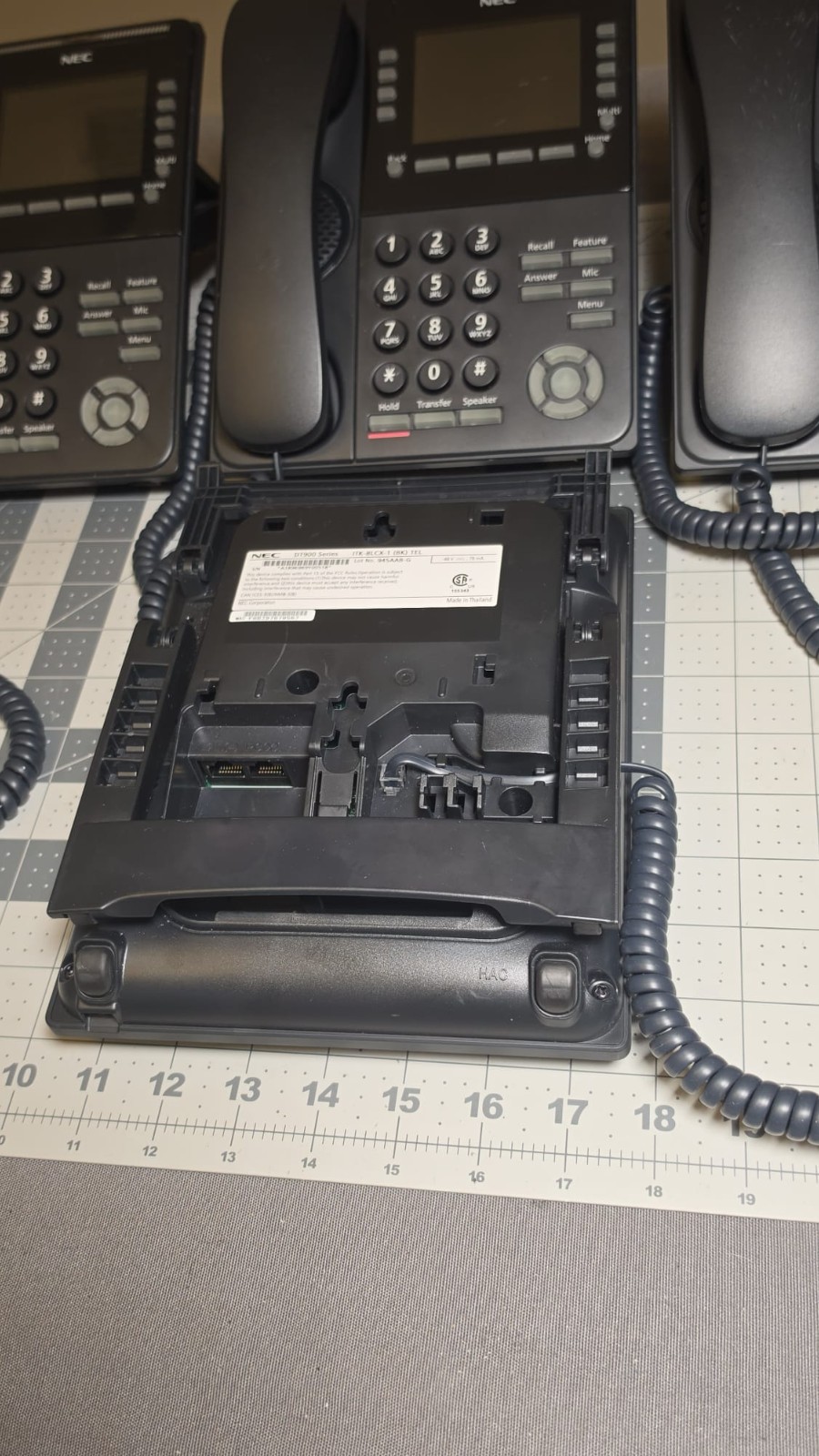 NEC DT900 Series ITK-8LCX-1 (BK) TEL Color Self-Labeling Phone USED LOT OF 4