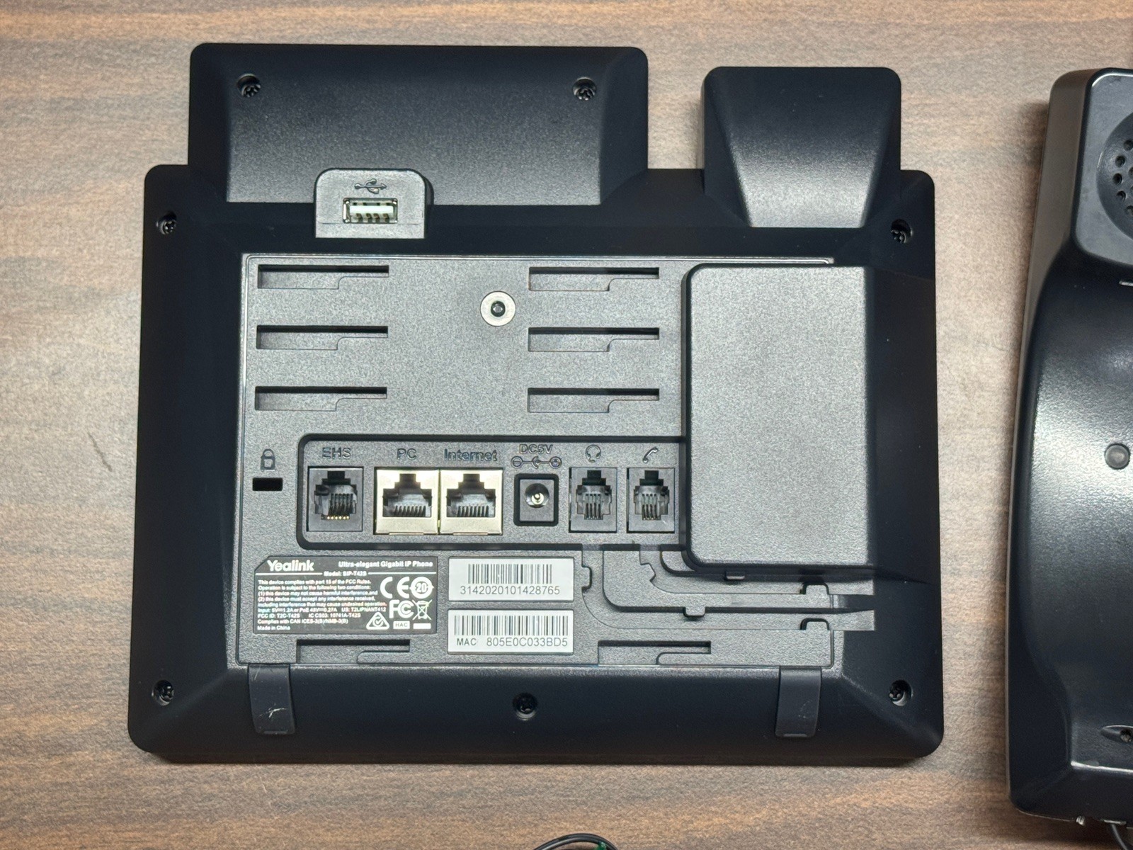 Yealink SIP T42S IP VOIP POE Telephone- W/Power