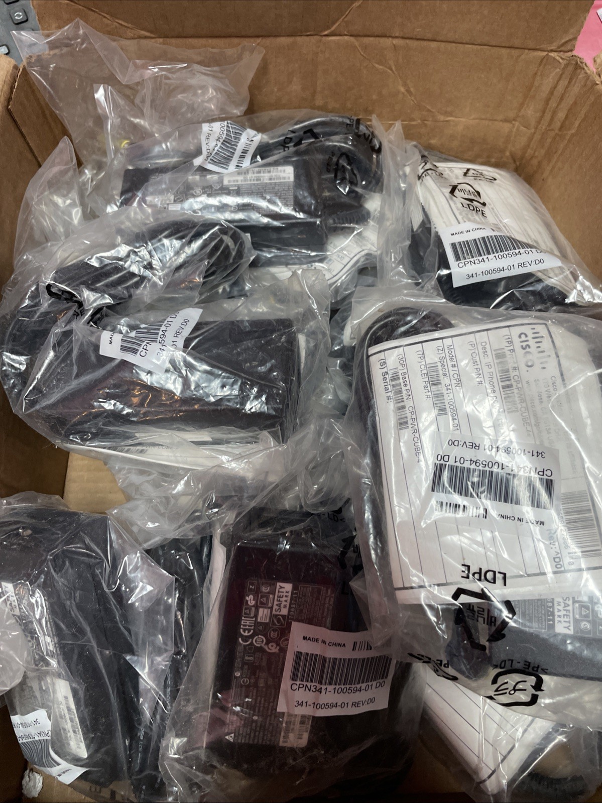 LOT OF 11 : Genuine Cisco IP Phone Power Supply / 341-100594-01 – NEW