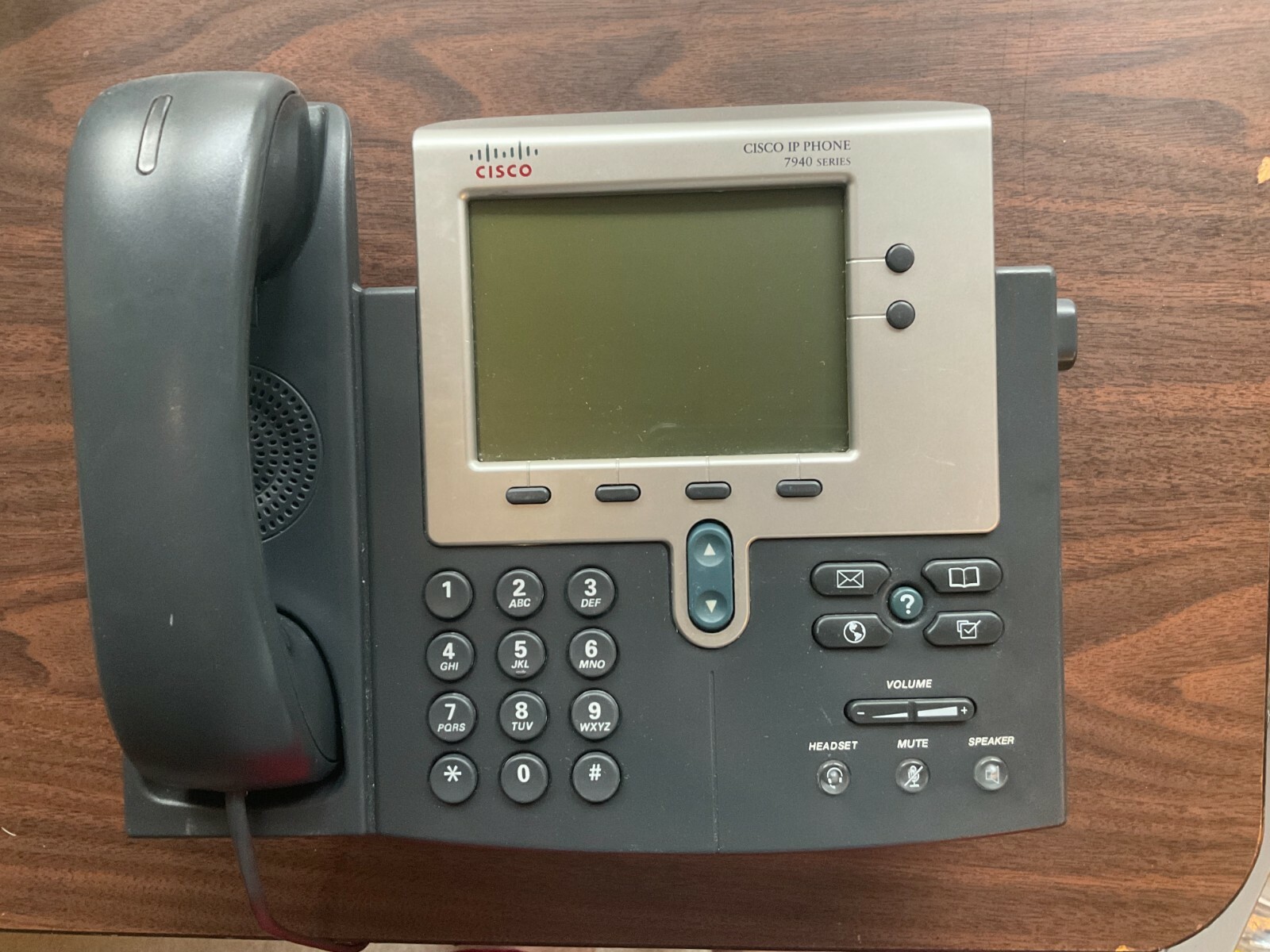Lot of 6 – Cisco 7940 IP Phones – Power Up – with handset , no power supply