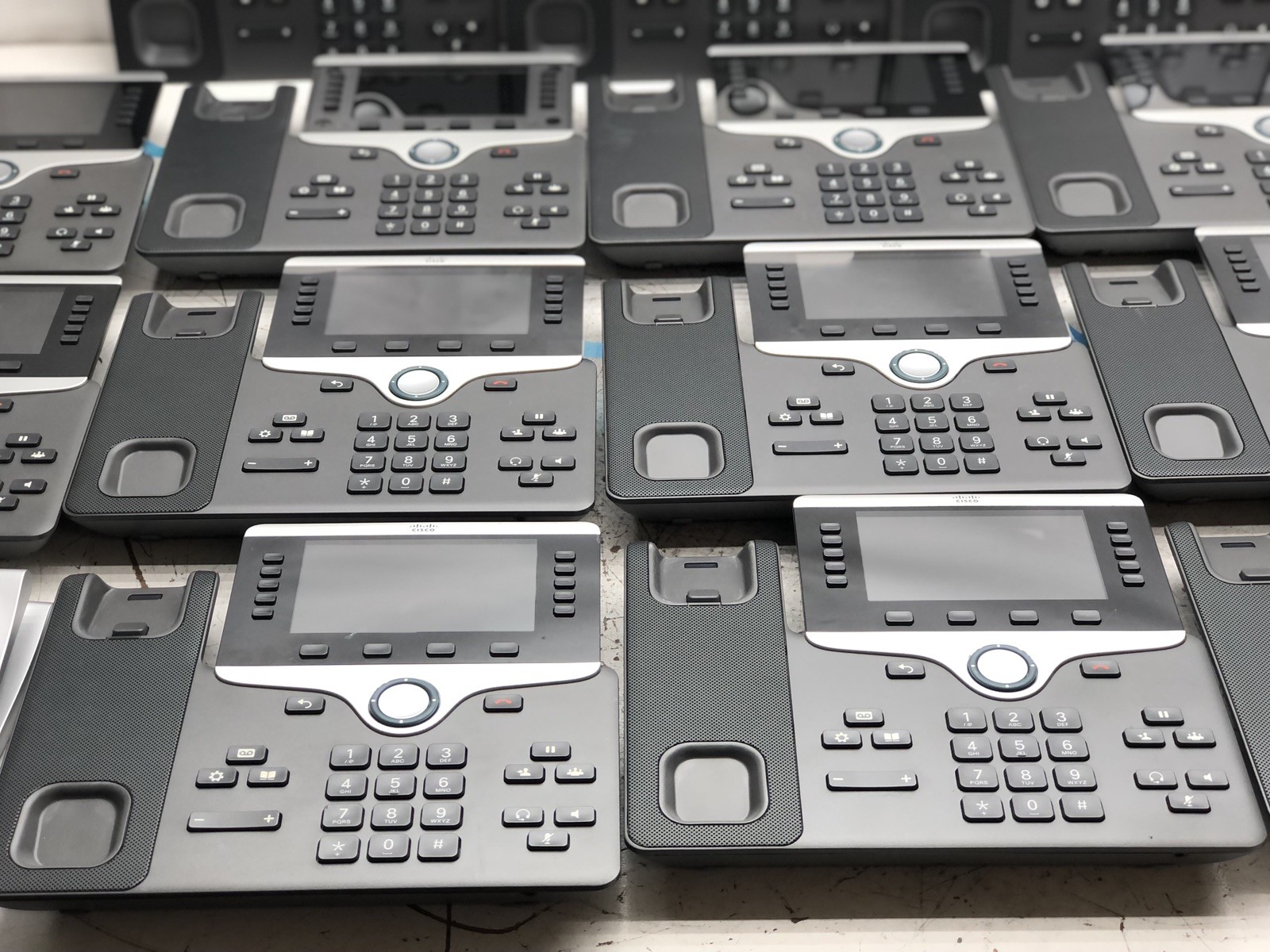 Lot of 14 Cisco CP-8861 IP Phone VoIP Color Screen Gigabit PoE with stands