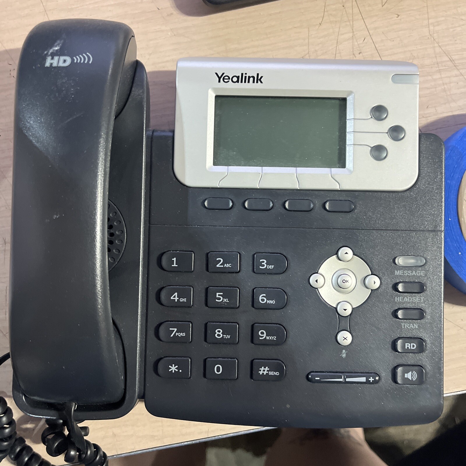 LOT OF 4 YEALINK SIP-T22P IP PHONE W/ 3 EXP20