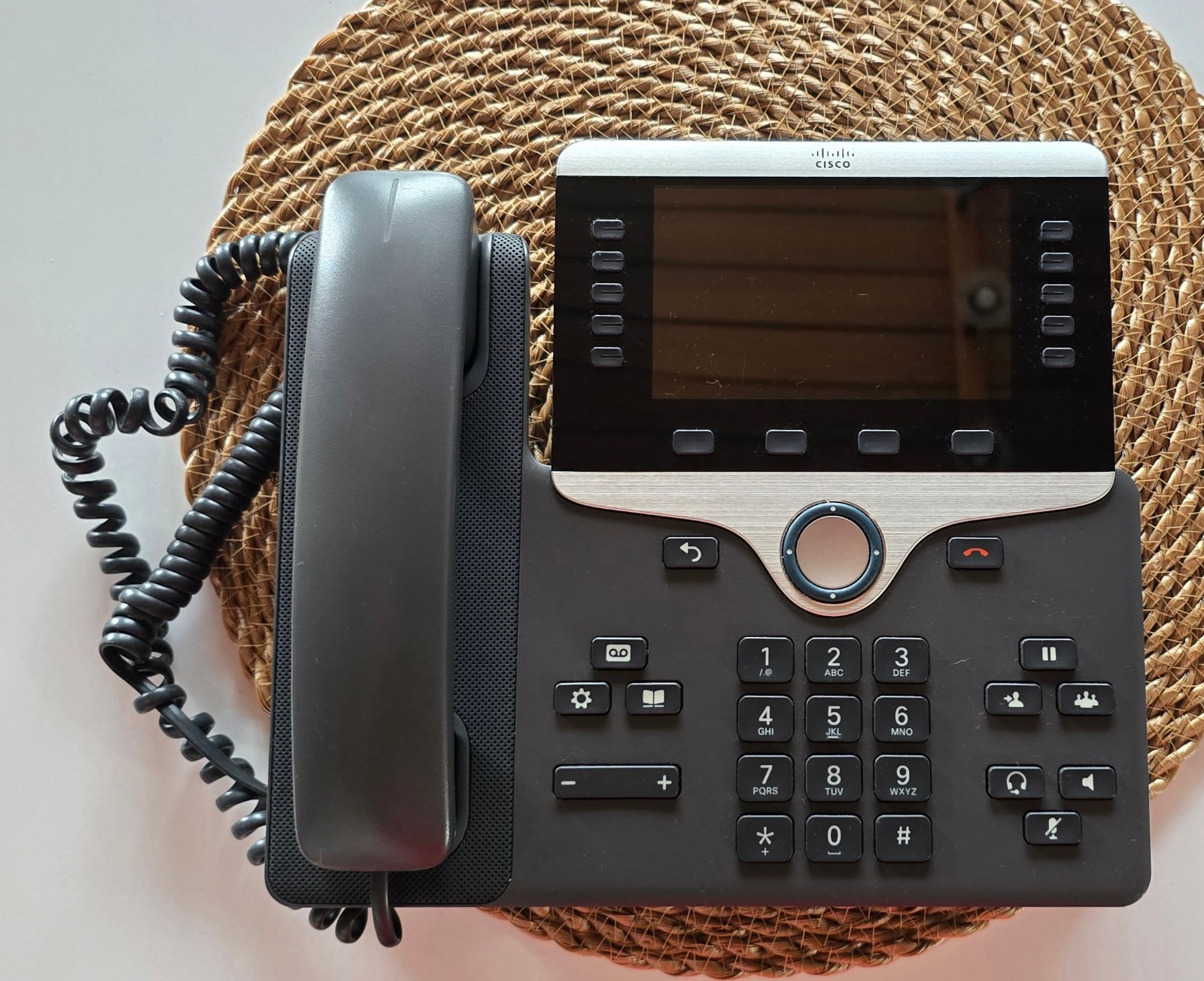 Cisco CP-8851-K9 – VoIP System Phone, 5″ Color Display, Charcoal, Warranty