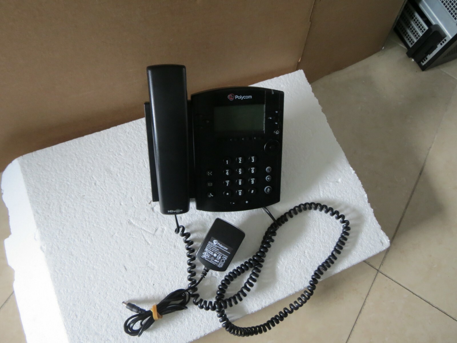 Polycom VVX310/2201-46161-001 VoIP Phones w/Ac Adapter (Ethernet RJ-45/DSL/Phone