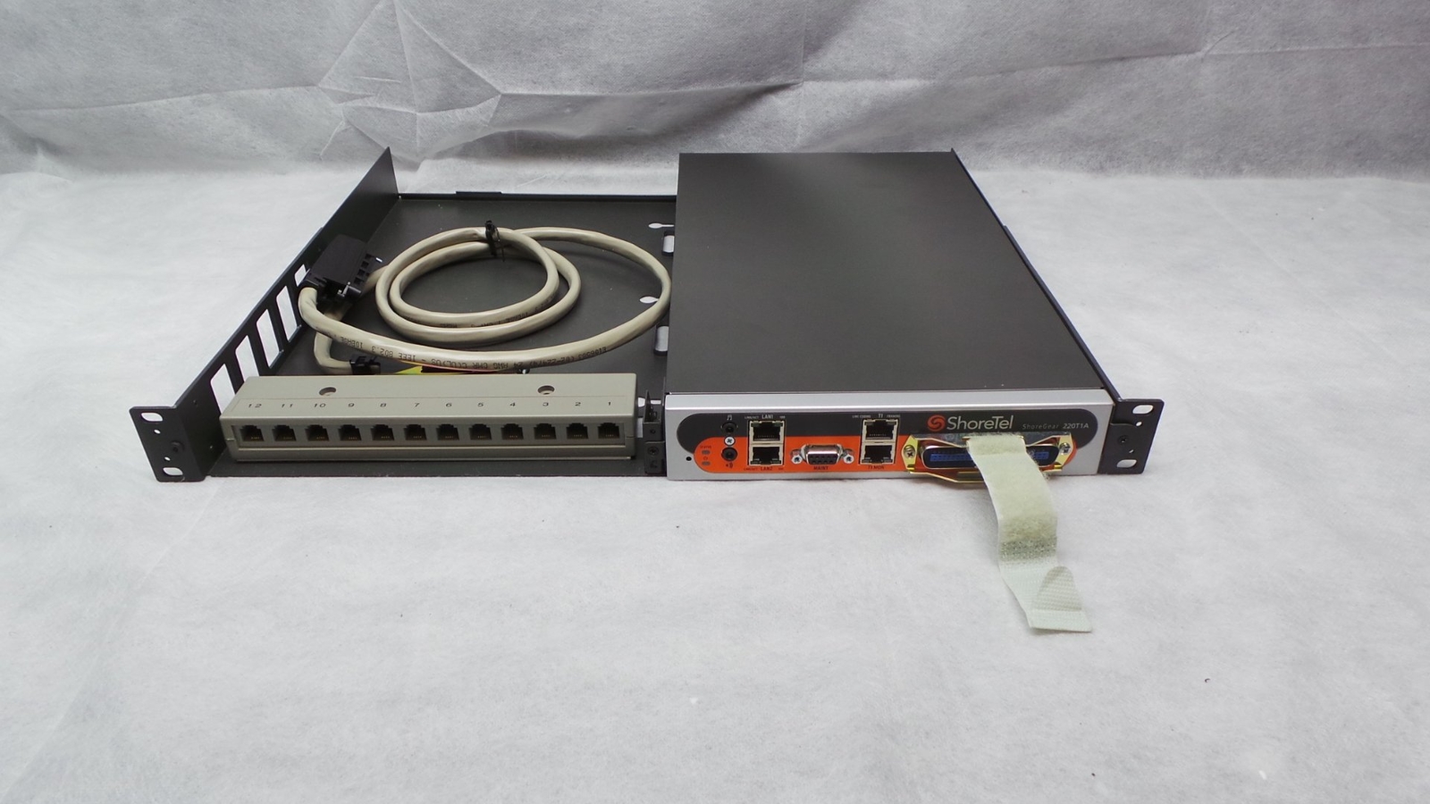 ShoreTel Shoregear 220T1A Voice Switch (SG-220T1A)