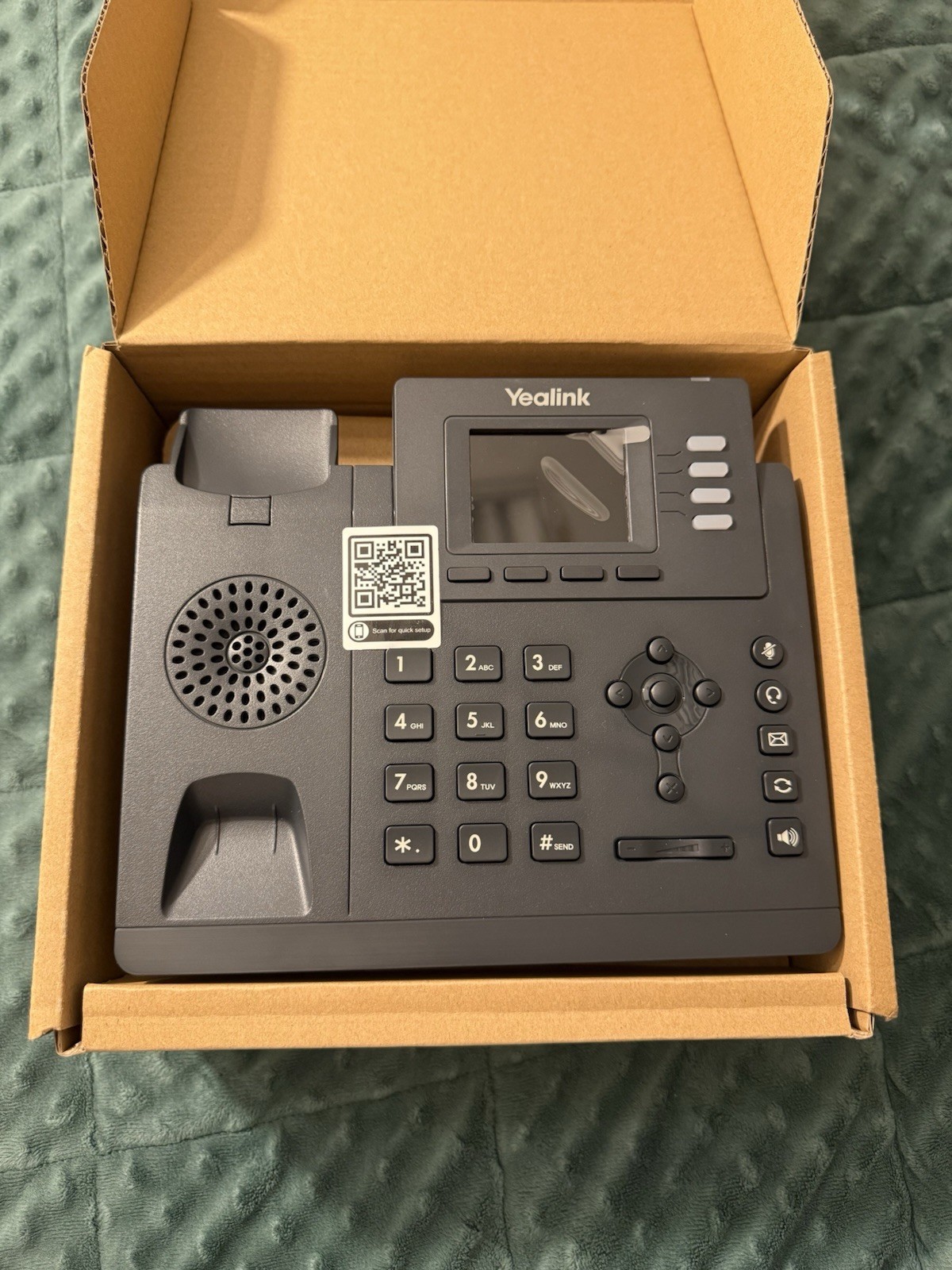 Brand New Yealink SIP-T33G Classic IP Phone