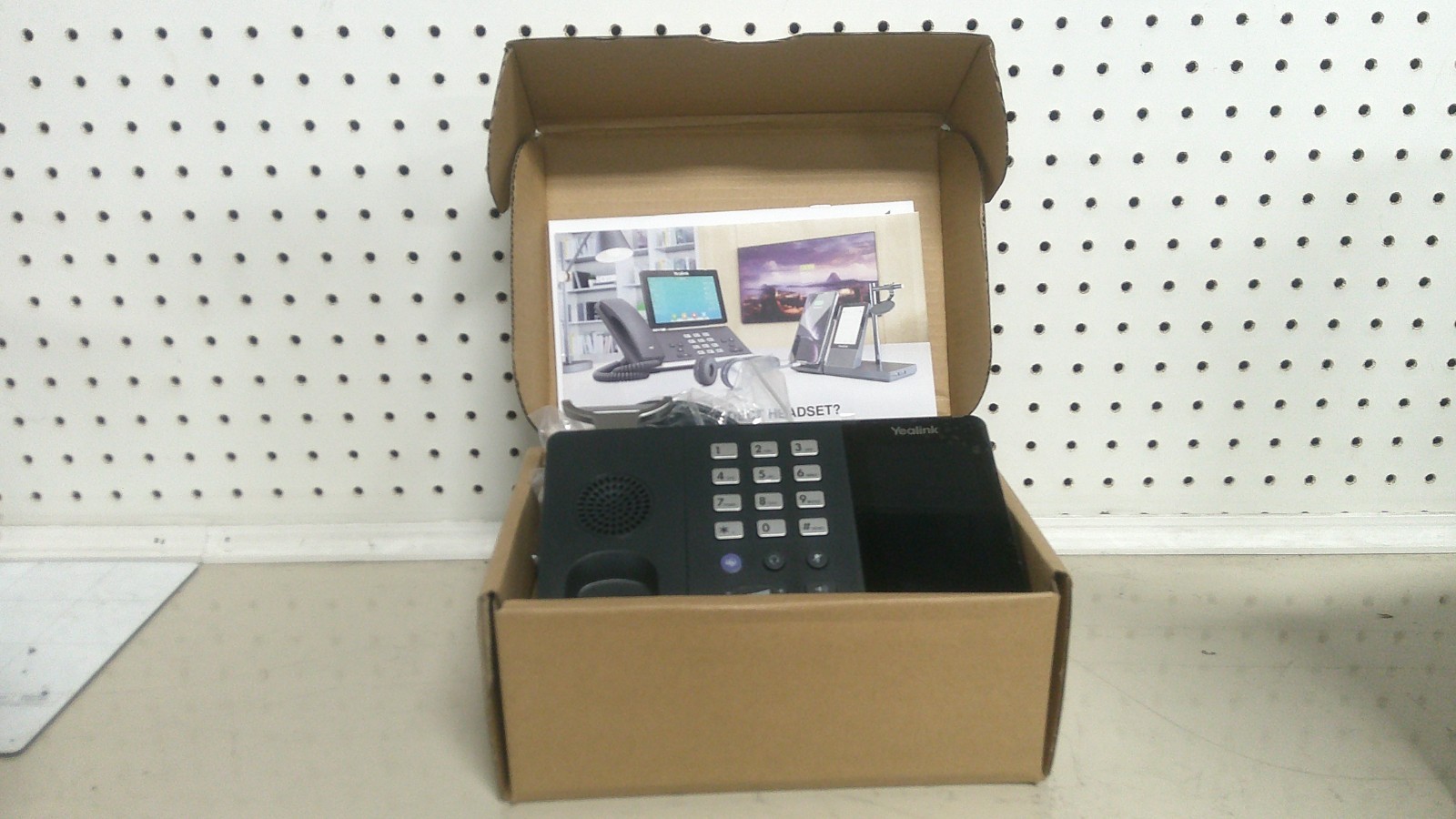 Lot of 4 Yealink MP50 Business Phone