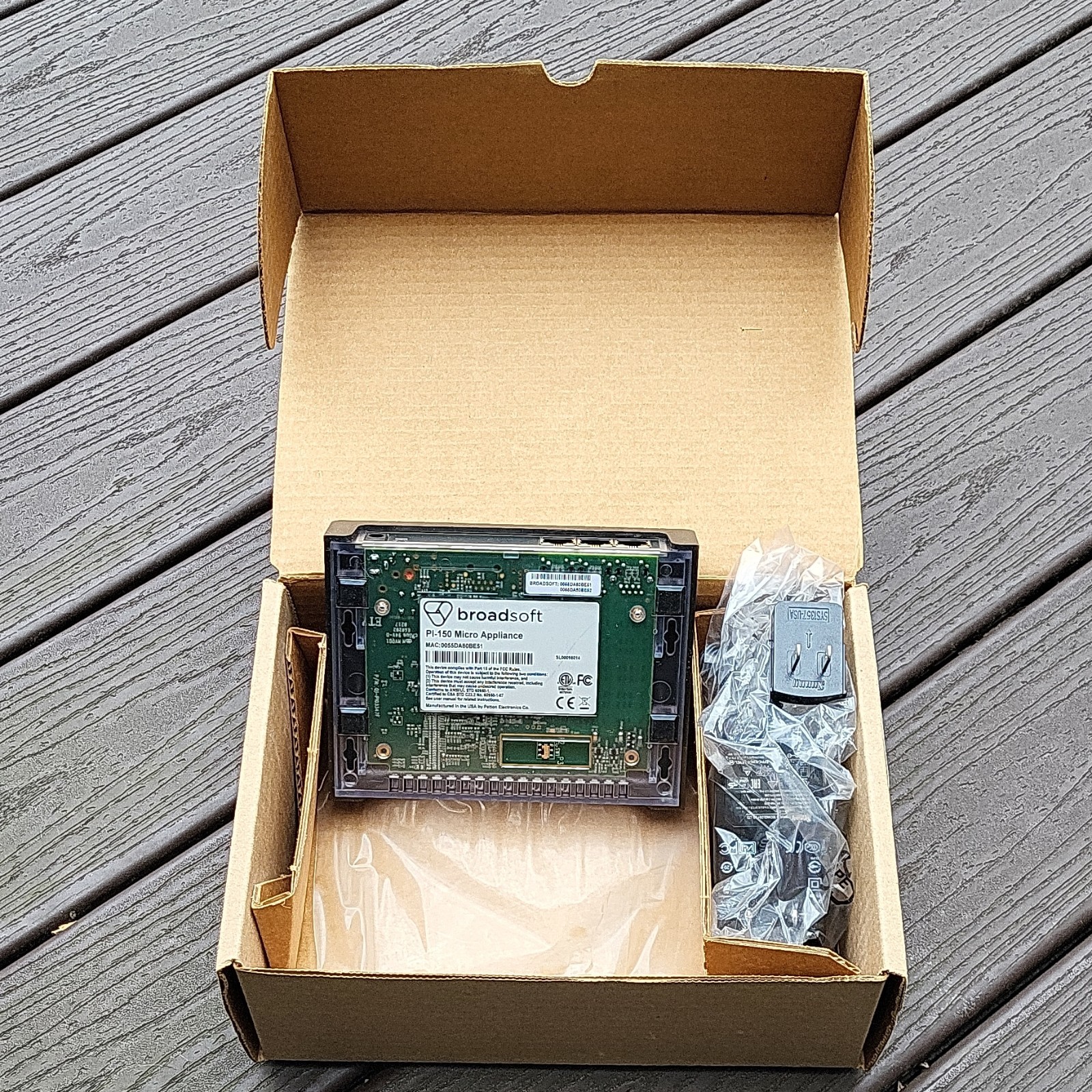 Broadsoft PI-150 Micro Appliance Ethernet RJ-45 Green with Power Adapter