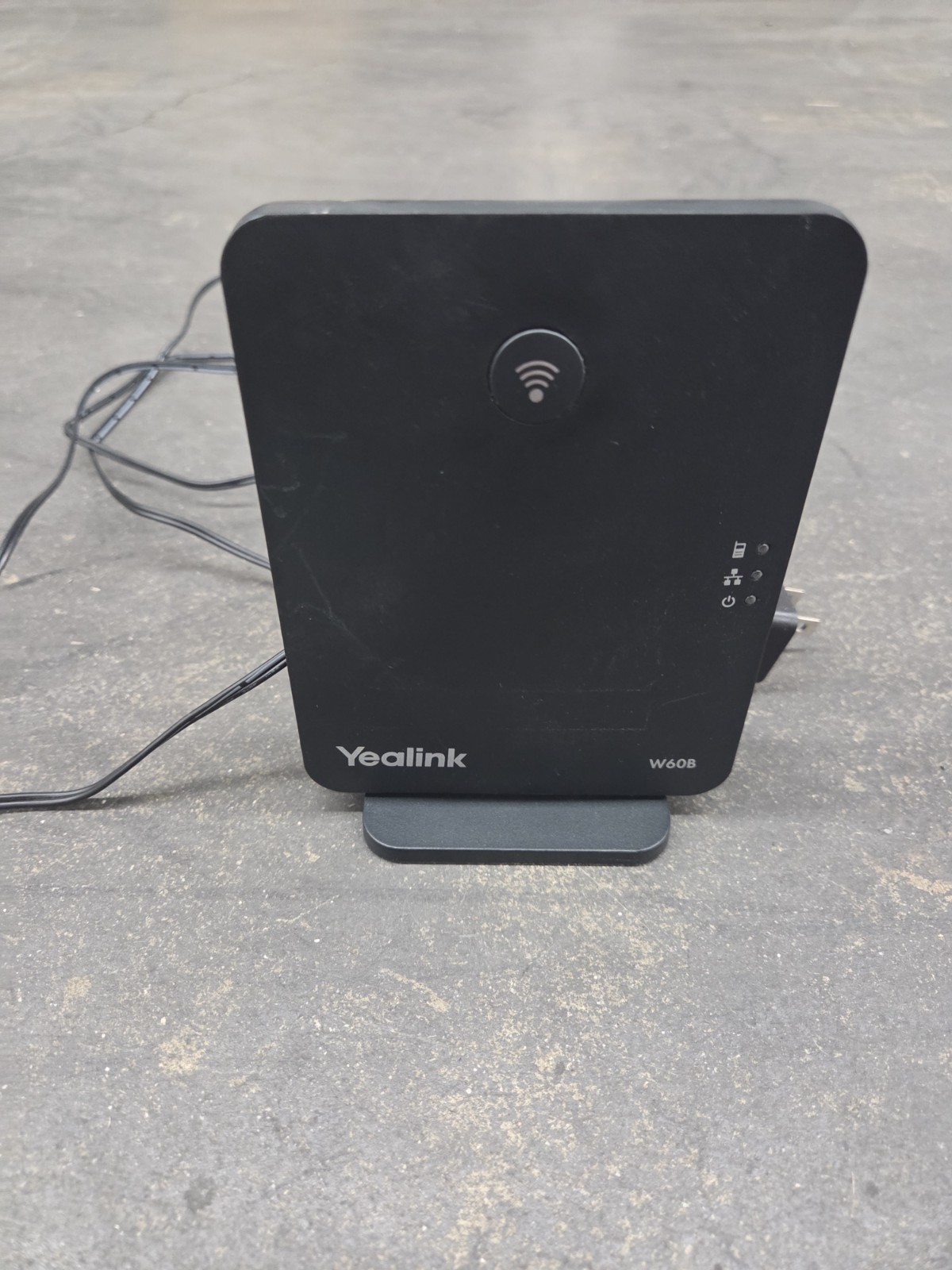 Yealink W60B DECT IP Base Station With Power Supply and Stand