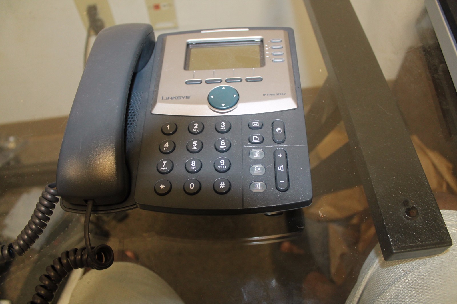 Linksys Cisco SPA941 VoIP IP Business Corded Telephone Phone 4 Lines Gray N13171