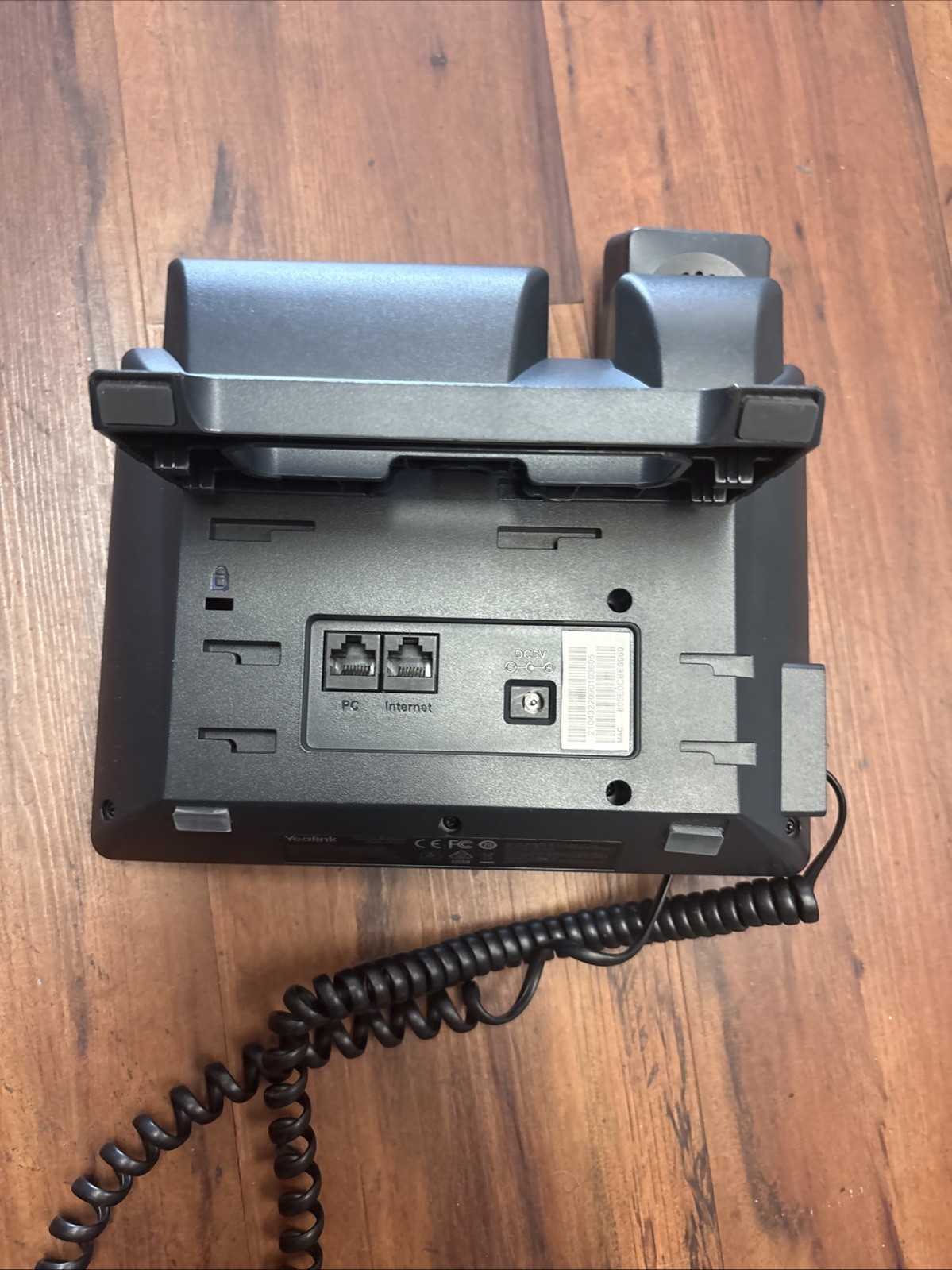 Yealink T33G IP Phone, 4 VoIP Accounts. 2.4-Inch Display. Dual-Port