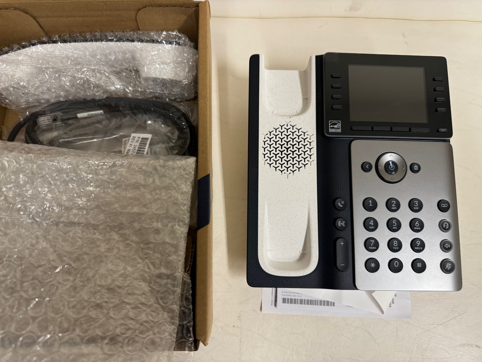 Poly Edge E300 IP Desk Phone 2200-87815-025 Excellent Condition w-power
