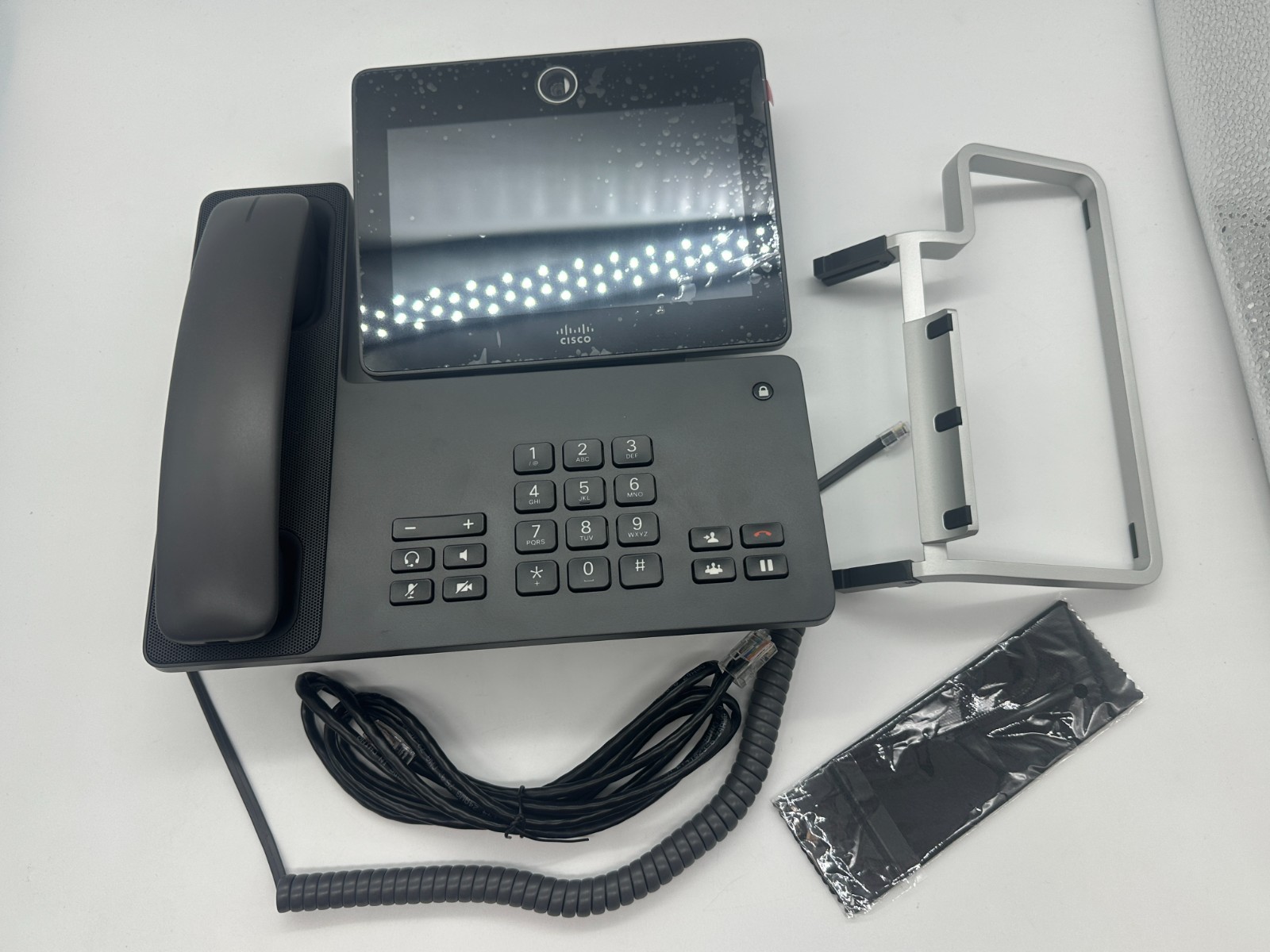 Cisco Line IP Video Phone – Charcoal – NEW SEALED CP-DX650-K9