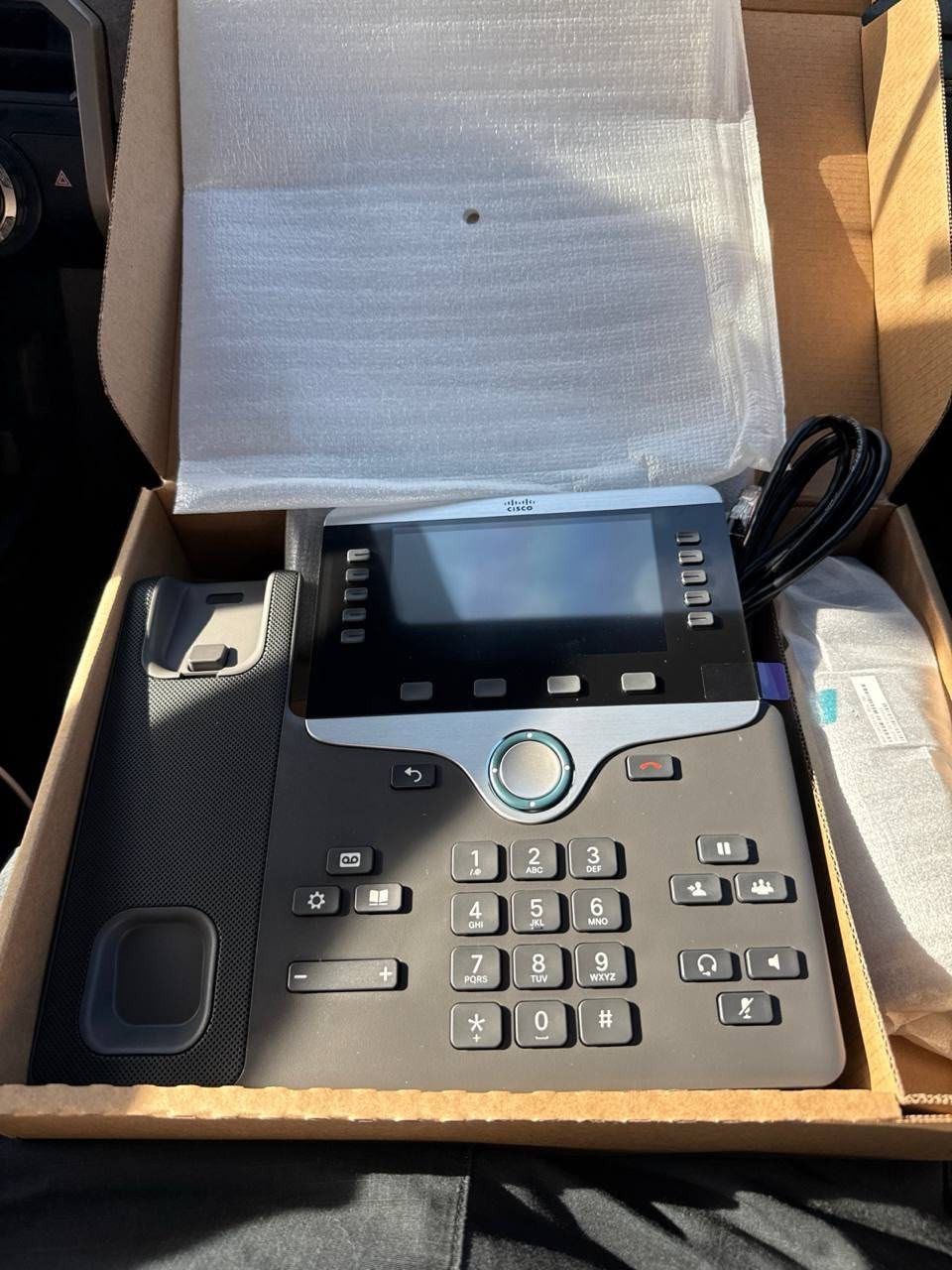 Cisco CP-8851-3PCC-K9= IP Phone 8851 with Multiplatform Firmware – Charcoal