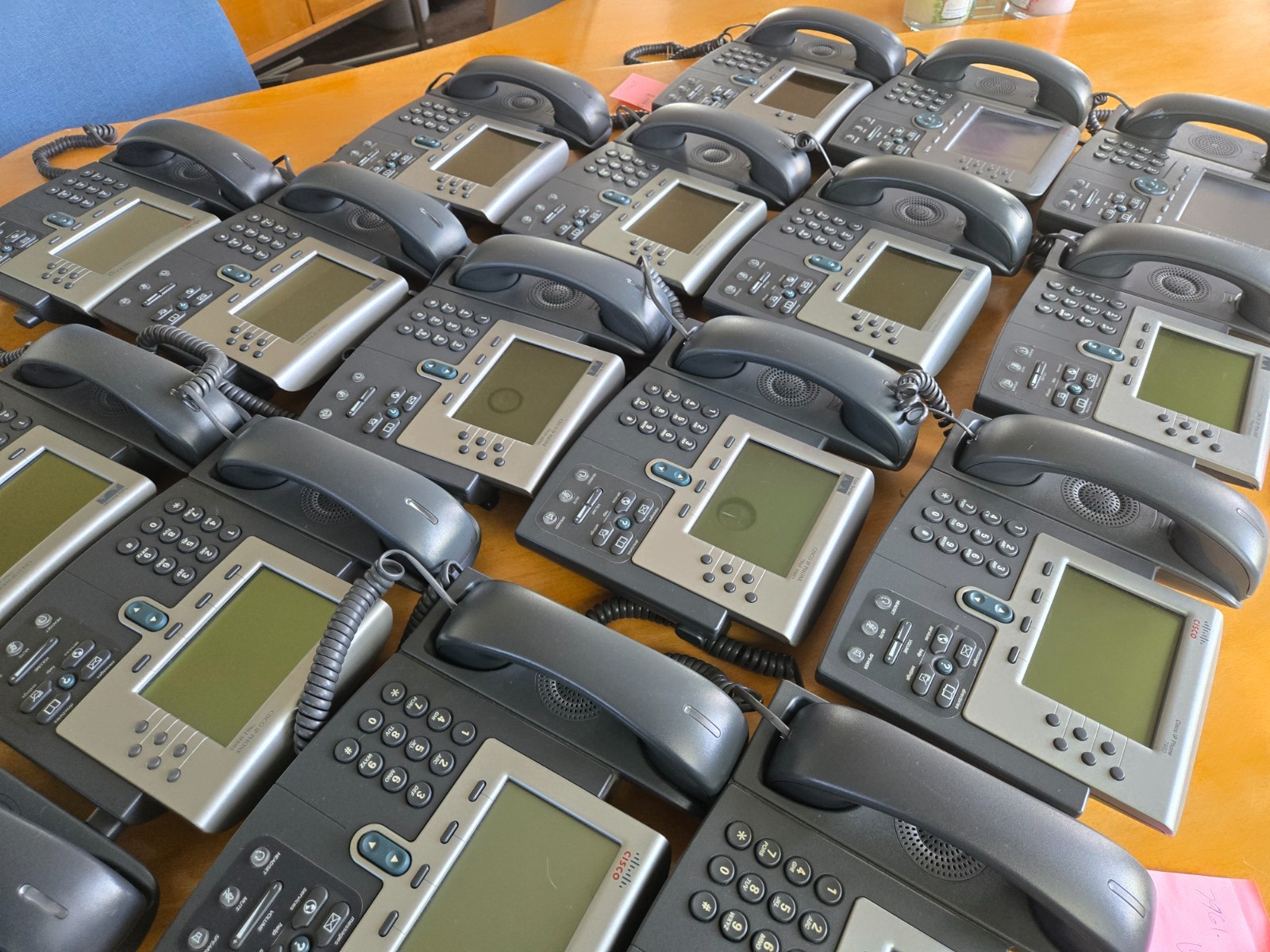 1 LOT of 17 CISCO CP-7975, 7962, 7961, 7960, 7940 VOIP Office Phone