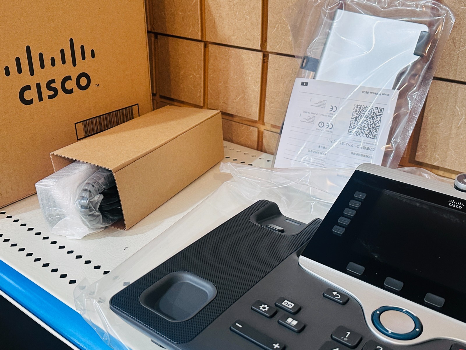 Cisco CP-8865-K9 IP Video Phone VoIP Business Phone Gigabit Ethernet PoE CP8865