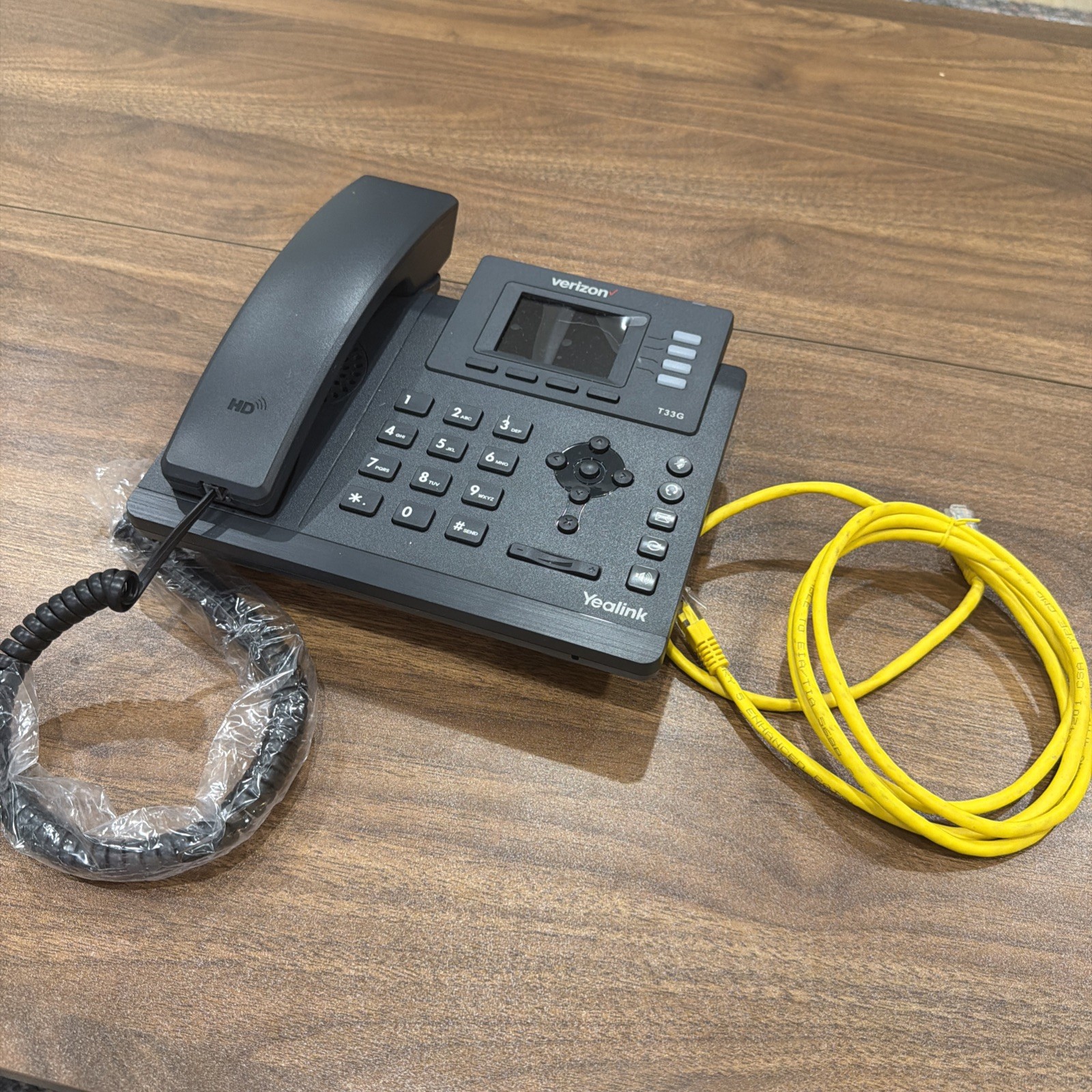 Yealink SIP-T33G IP Phone 4 VoIP Lines, Verizon Gigabit Ports No Ac Adapter