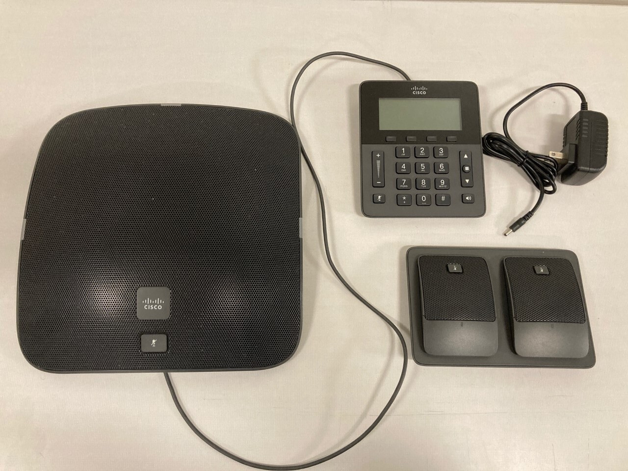 Cisco UC Phone CP-8831 with Wireless (2) Speakers and Charger