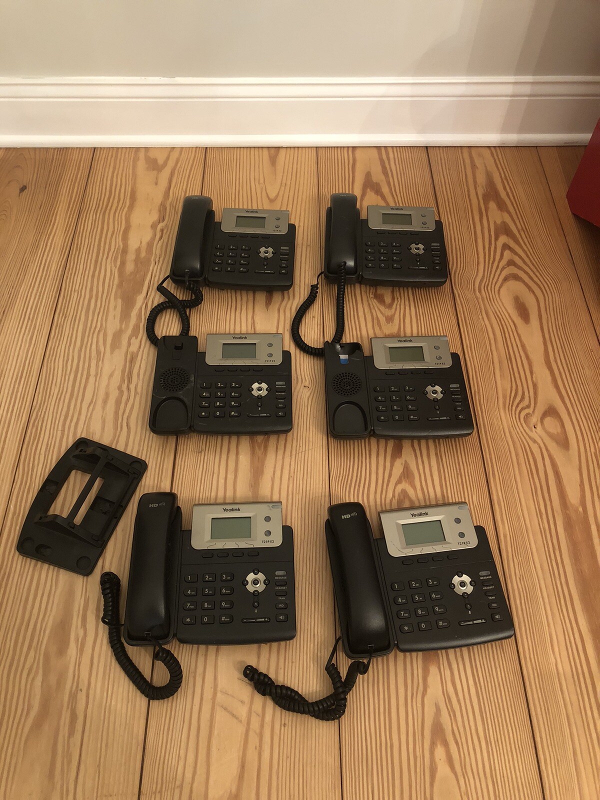 LOT OF 6: YEALINK SIP-T21P E2 DUAL-LINE ENTRY LEVEL IP PHONE – BLACK – READ