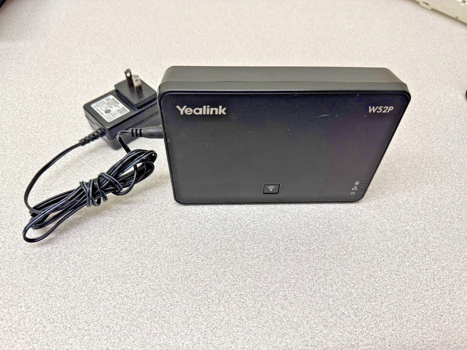Yealink W52P IP DECT Phone Wireless Base Station w-power