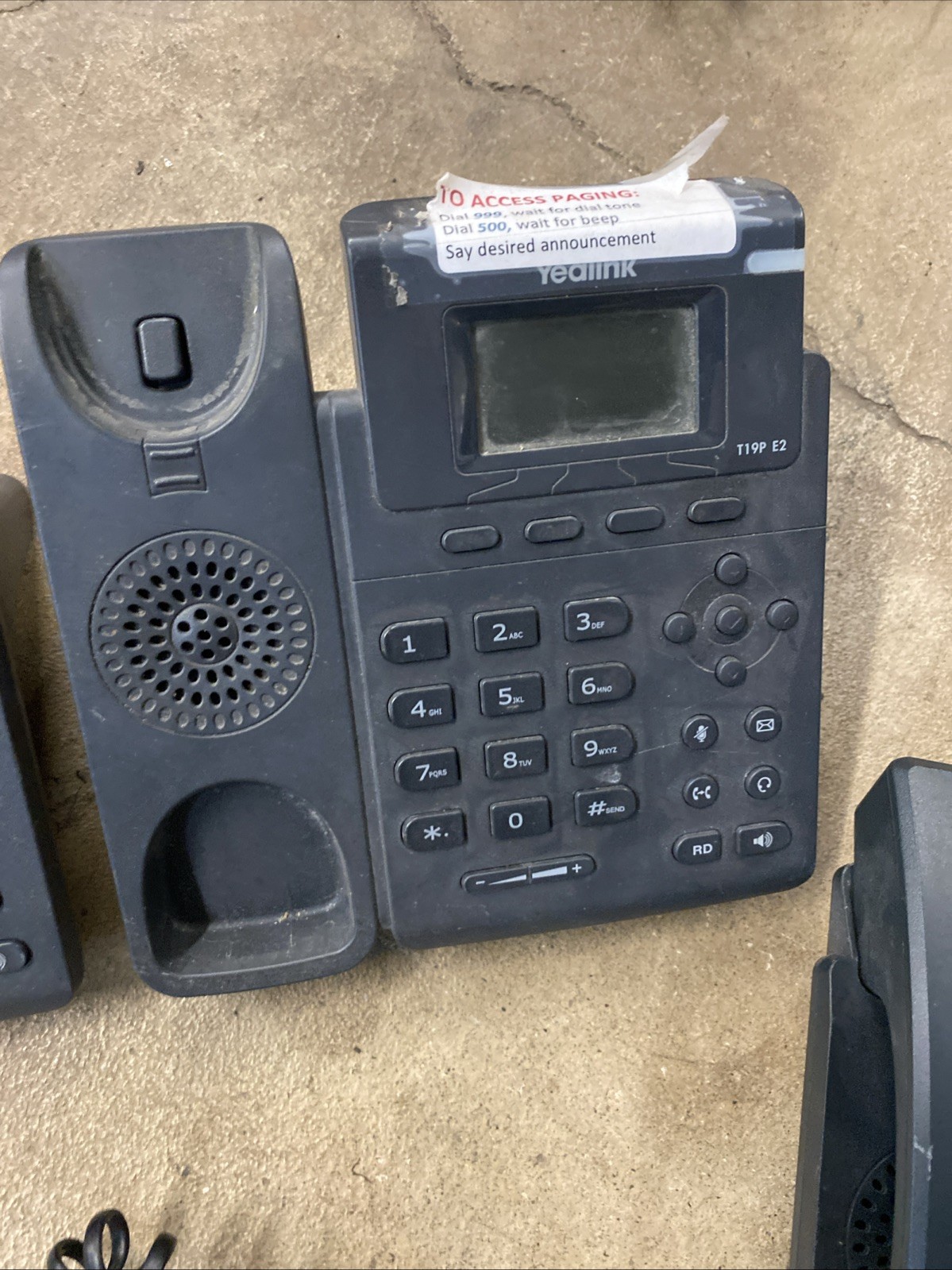 Lot Of Yealink Phones 4- Yealink SIP-T19P E2 IP (x3) , SIP-T31P