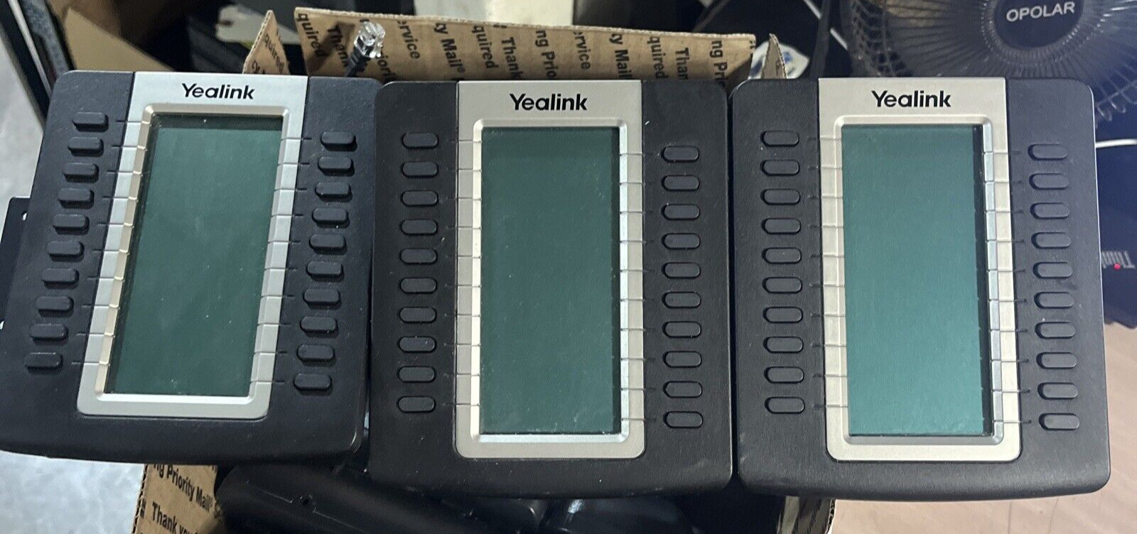 LOT OF 4 YEALINK SIP-T22P IP PHONE W/ 3 EXP20