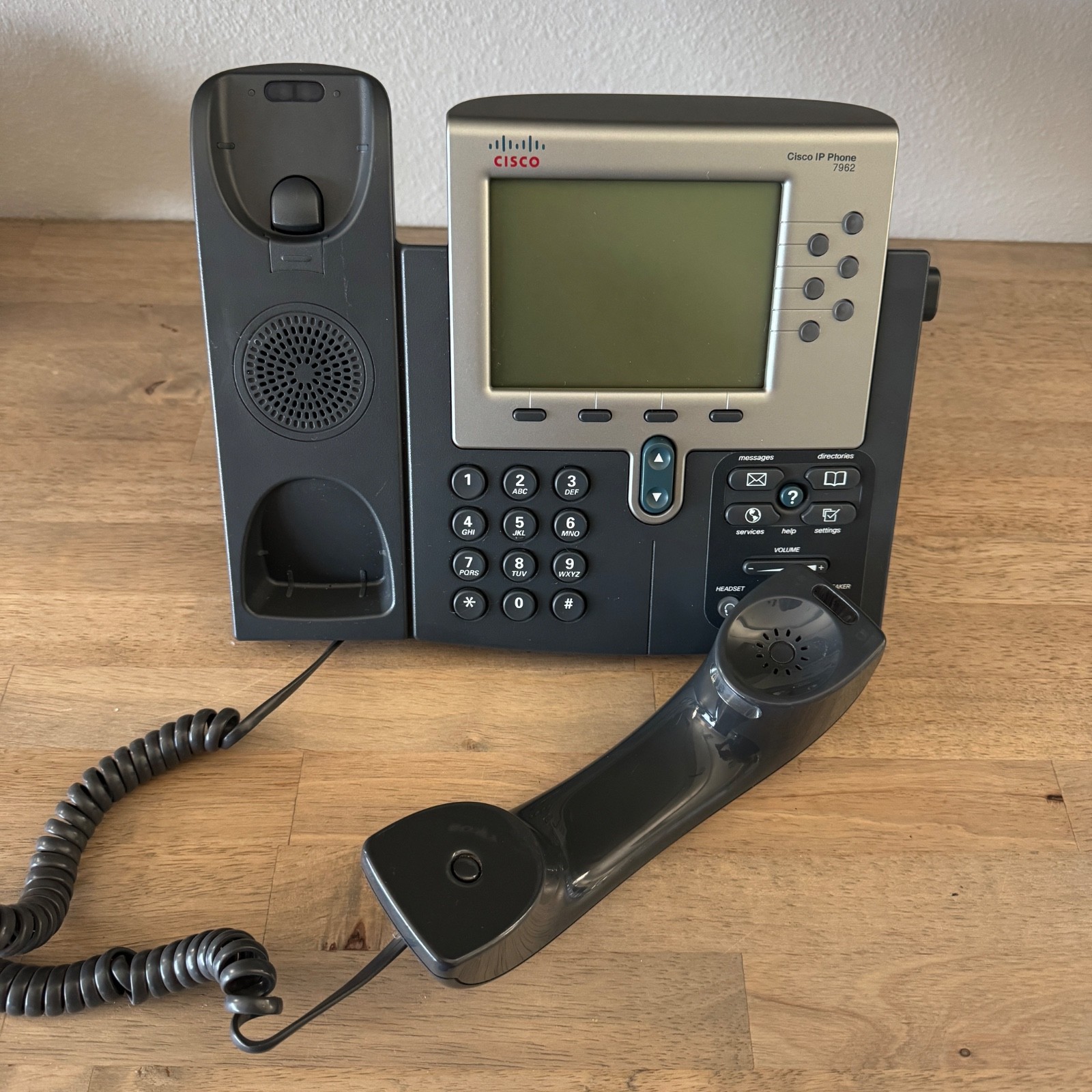 Cisco CP-7962G Unified IP VoIP Office Business Phone w/ Handset & Stand