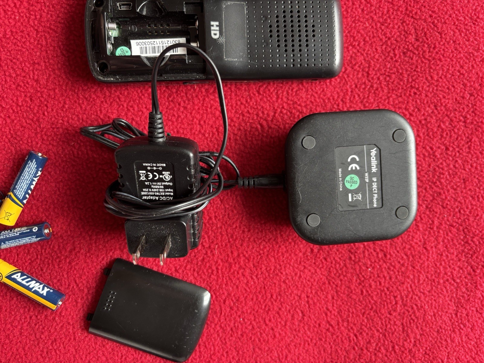 (2) Yealink W52P DECT Cordless IP Phone Black with Base and Charger