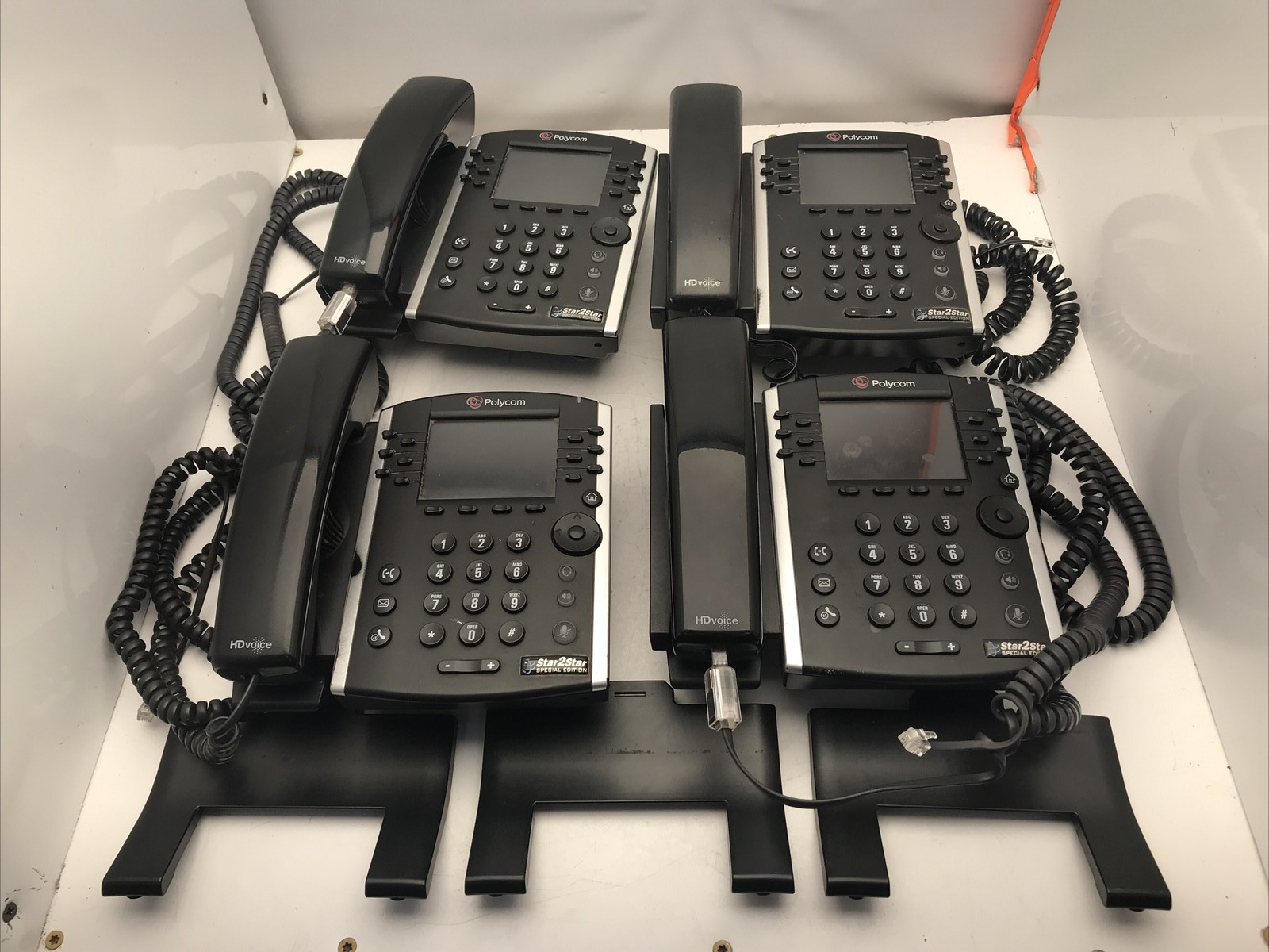 LOT of 4 Polycom VVX 400 IP Office Business Media Phones w/Handset, Cord & Stand