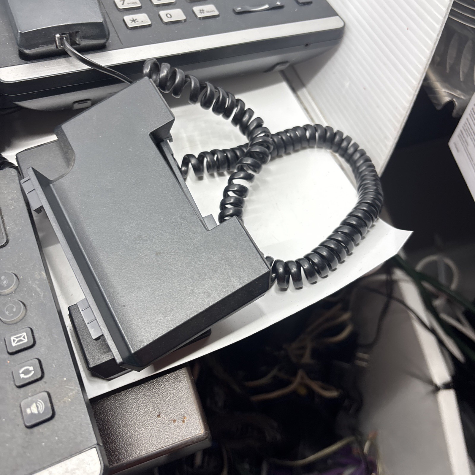 Lot 7 Yealink SIP-T42S 12 Line IP Phone As Is Untested No Power Cord See Photos