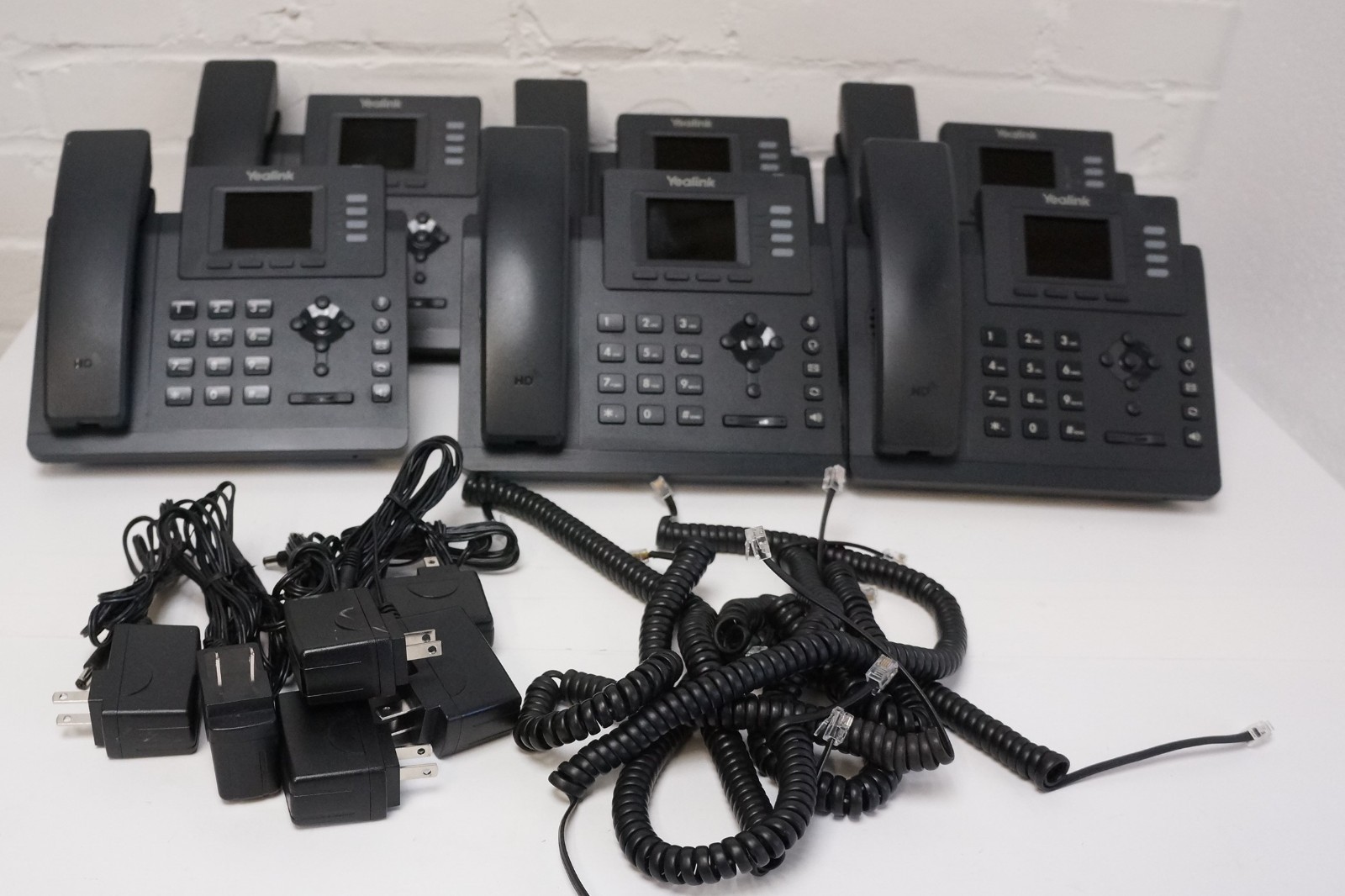 Lot of 6 Yealink SIP-T33G Phones