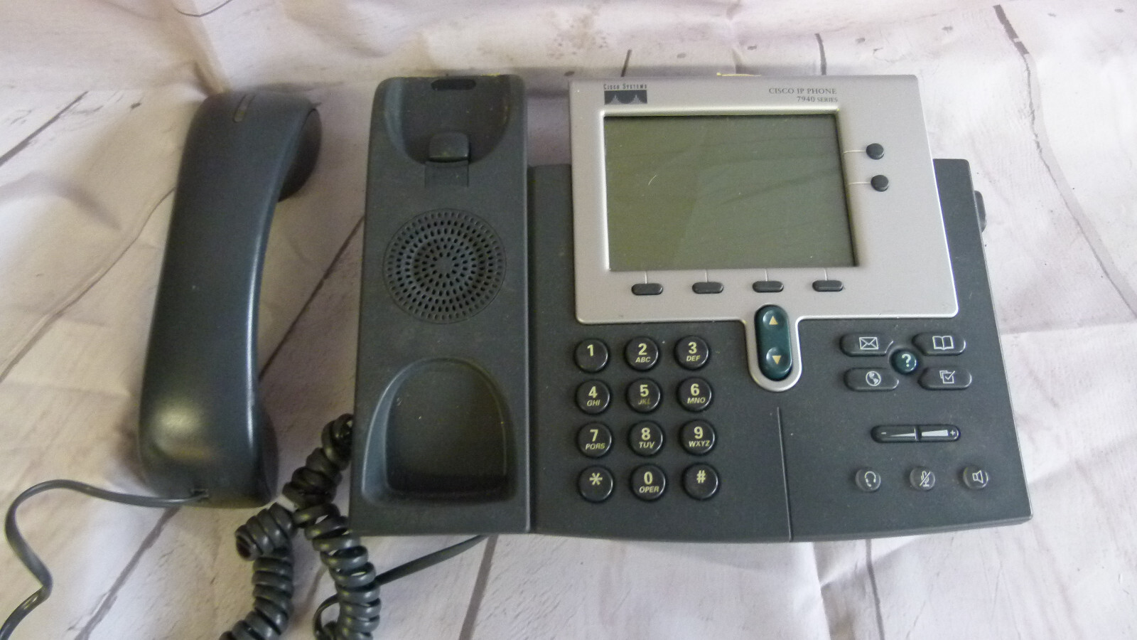Cisco 7940 Series CP-7940G Unified VoIP Phone with Speakerphone & Handset
