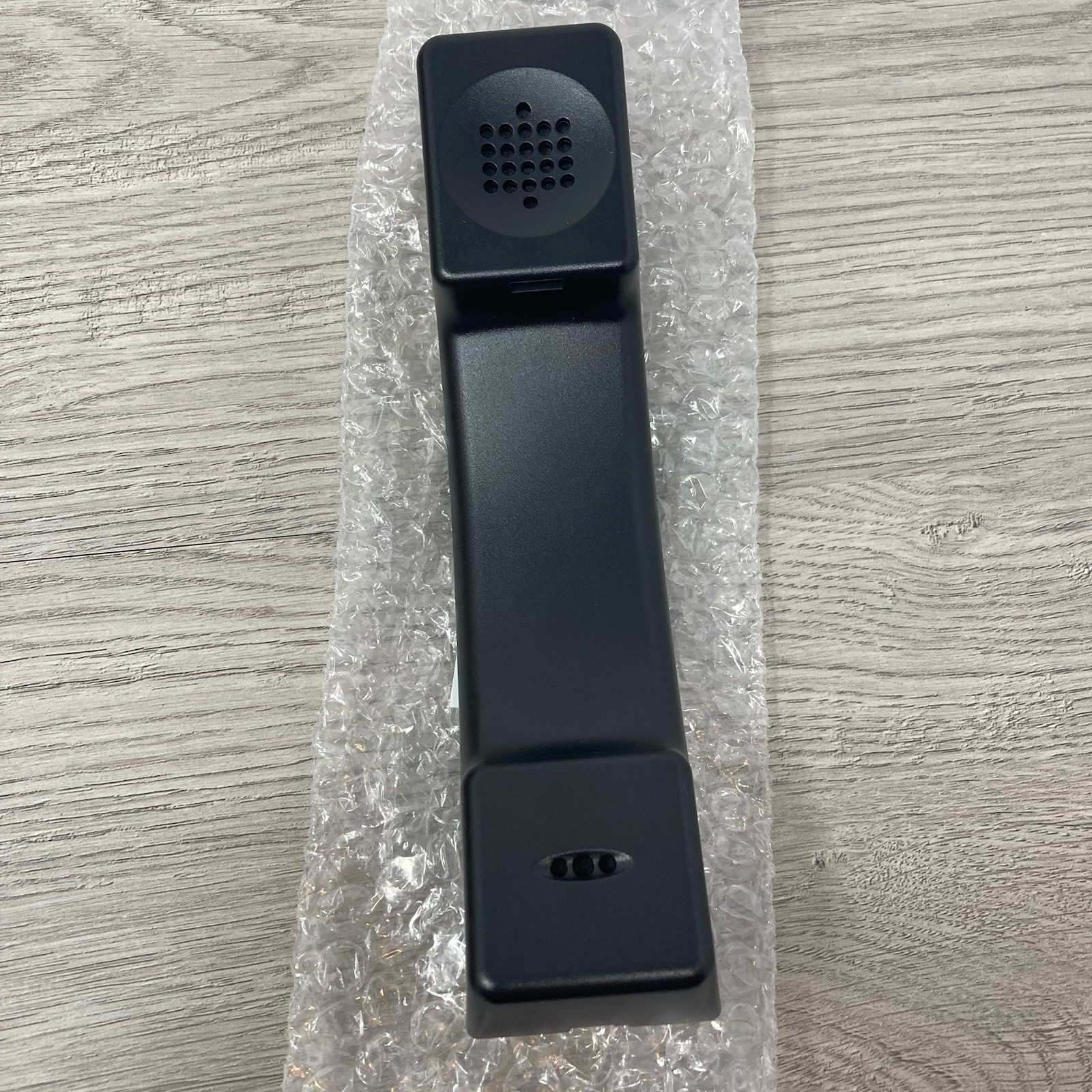 Polycom VVX 250 IP Phone 4-Line Desktop Business Home Office 2200-48820-025 NEW