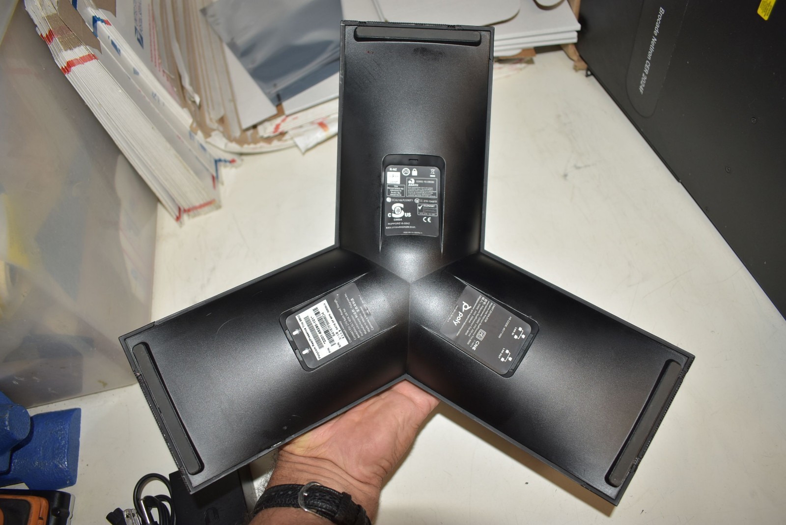 POLYCOM TRIO 8800 IP CONFERENCE SPEAKER PHONE 5″ LCD WI-FI BT POE INJECTOR INCL