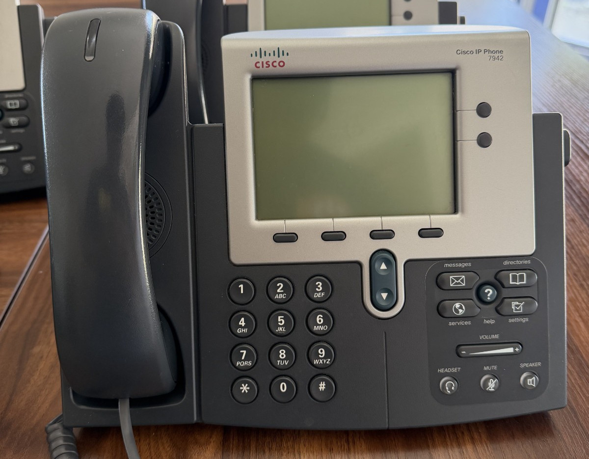 Cisco IP Phones Lot of 4 – 7942G VoIP Business Phones