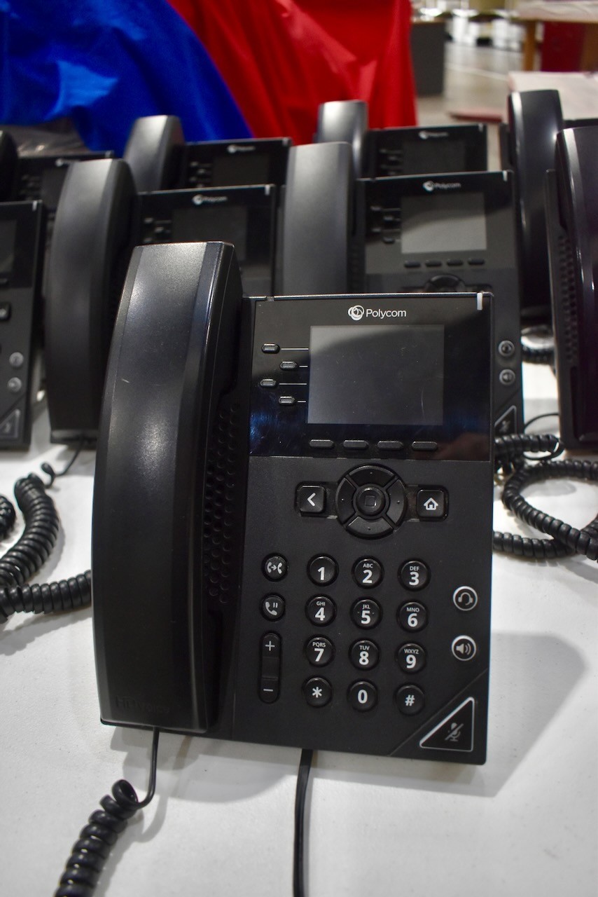 POLYCOM VVX 250 Desktop VoIP Phone w/Handset Stand AC Adapter 2200-48820-001