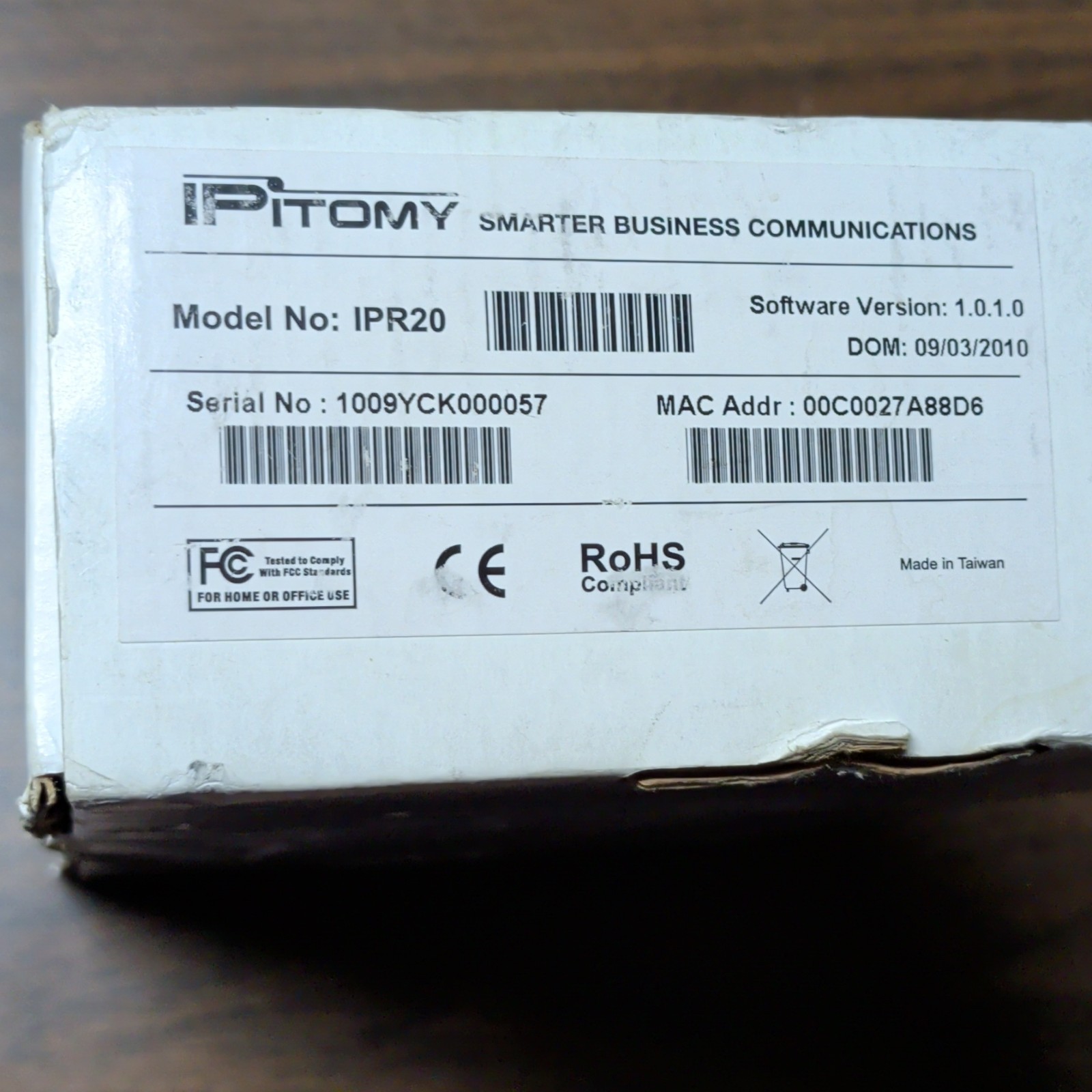 IPitomy IPR20 IP PBX VoIP Business Phone System 2 Lines WAN LAN Black 2010 NIB