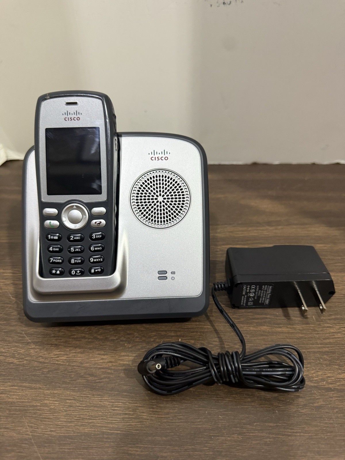 CISCO CP-7925G UC PHONE CP VoIP Wireless Phone and Charger Bundle CP-7925G-A-K9