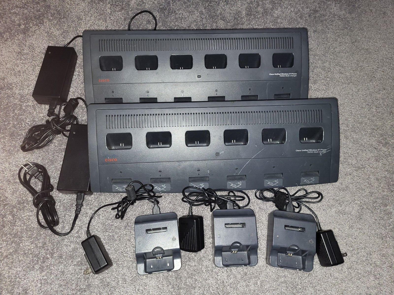 Lot of 8 Cisco UC Phones-CP-7925G-A-K9 with Charging Bases