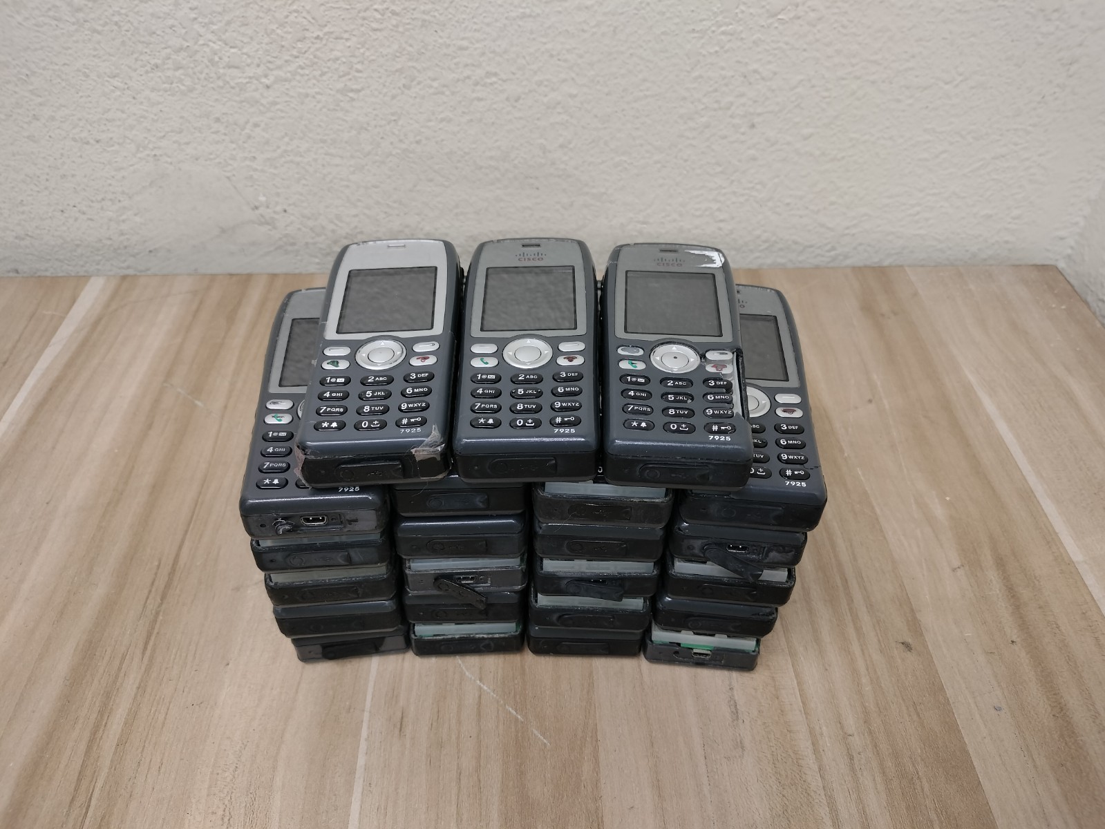 LOT OF 23 – Cisco CP-7925G Unified Wireless IP Phone VoIP WiFi Bluetooth