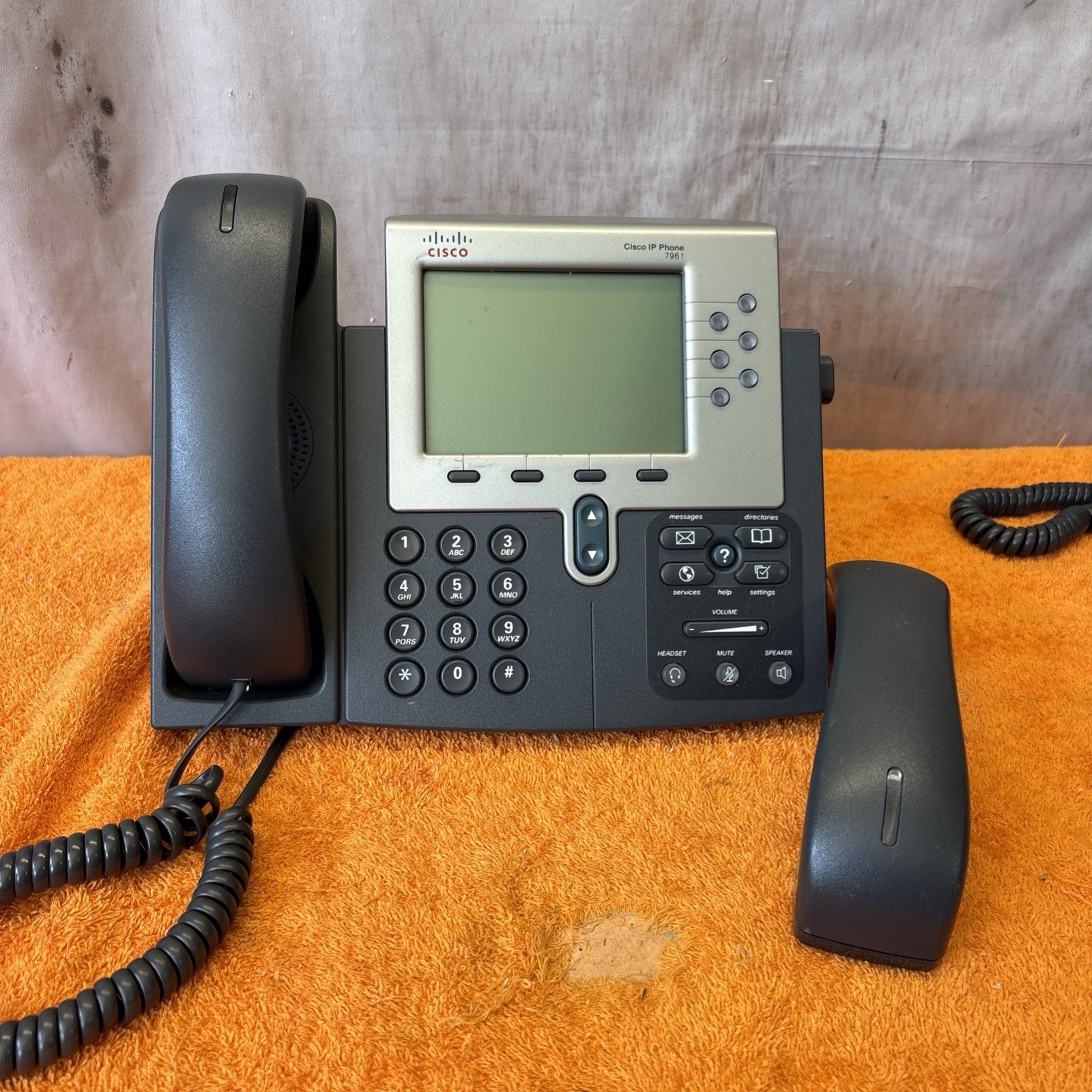 DN•Cisco 7961G IP VoIP Business Conference Call Phone With Spare Handset.