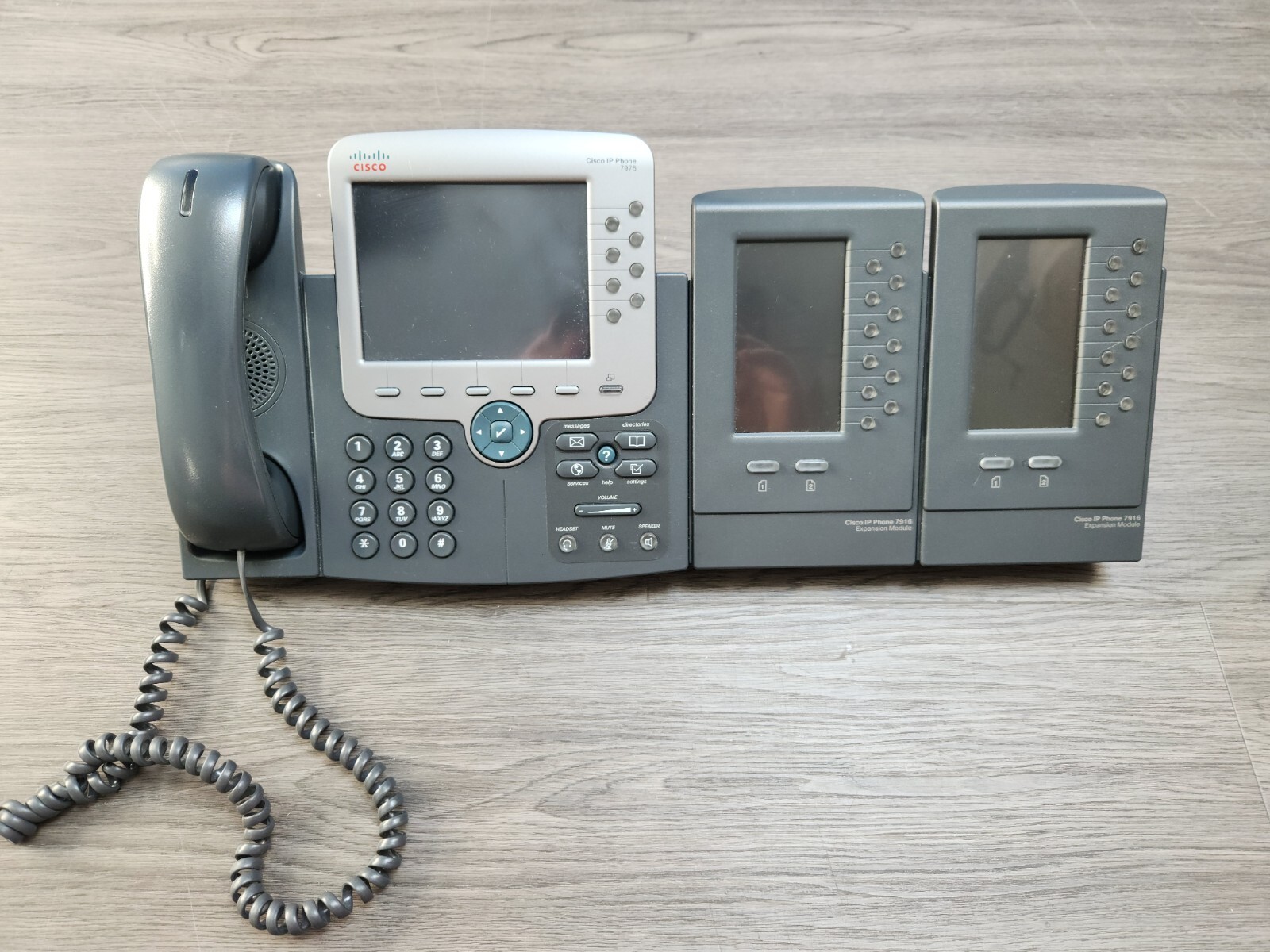 Cisco ip phone 7975G with two 7916 expansion modules